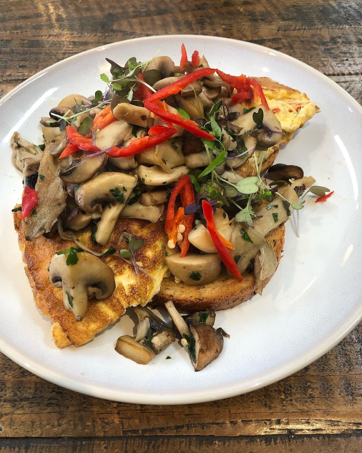 Heating things up w/ our Chilli egg omelette w/mixed mushrooms on sourdough toast @beanseencafe 
Check our website for the new menu for the cooler months