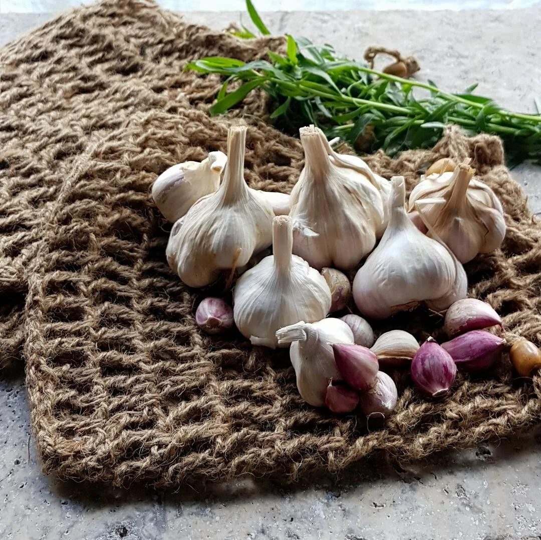 Storage  From time to time we also sell storage products such as bags and jars for the practical and waste-free storage of your garlic. Products currently available include:     purpose-built hand-crafted jute garlic bags by Rusty at  BoHo Things     replacement jars and lids