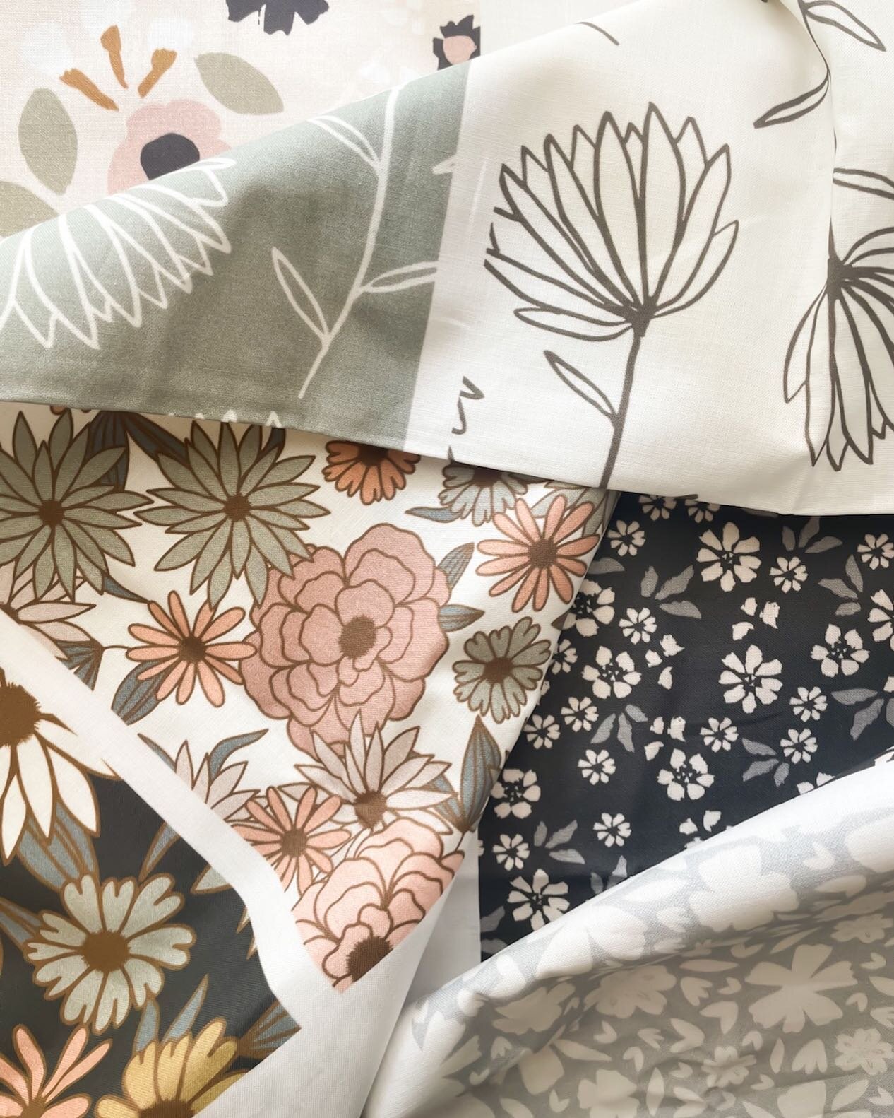 New fabrics now available in my @spoonflower shop💫 I hope you like them ☺️
.
.
.
#spoonflower #spoonflowerdesigner #spoonflowerfabric #fabricdesigner #fabricdesign #fabrics #textiledesign #artistsoninstagram #freelanceartist #freelanceillustrator #i