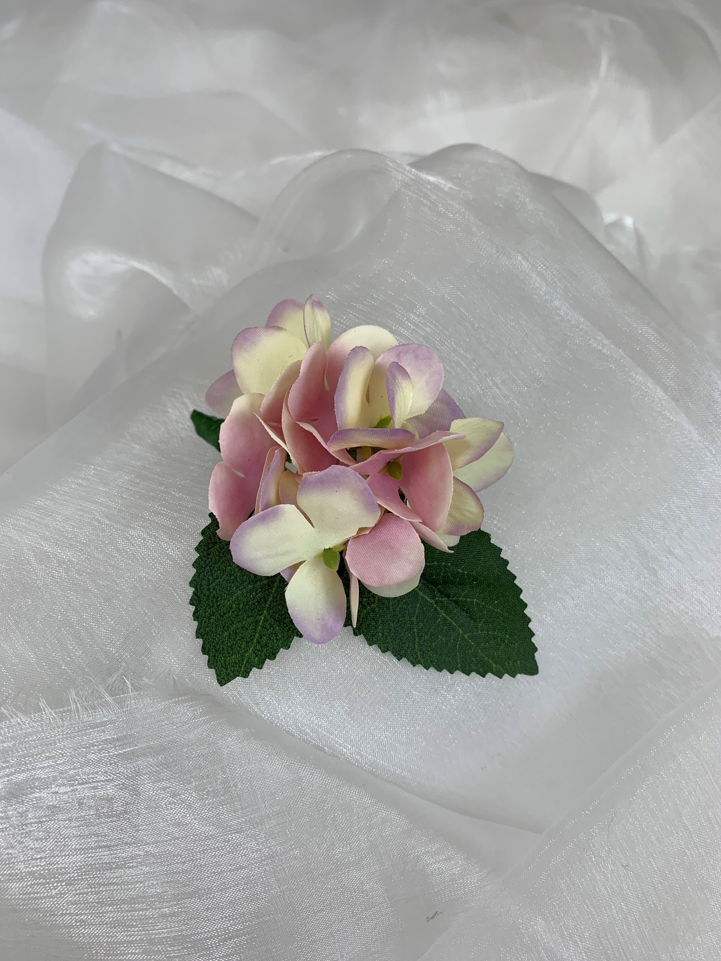 Hydrangea Buttonhole 2.jpg