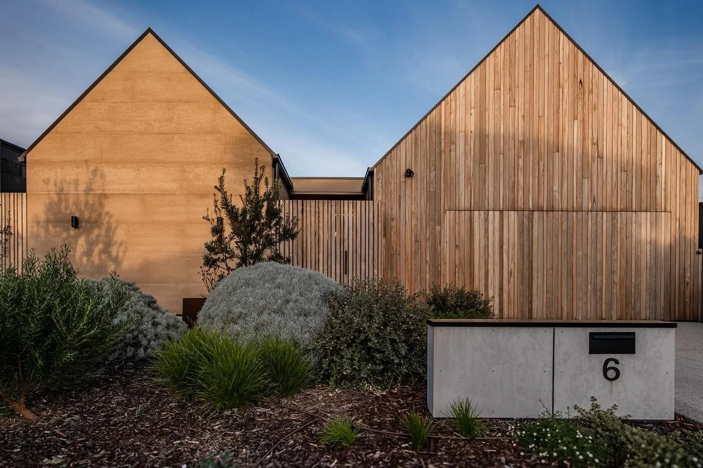 Working with the same form but applying different materials to create a different style and feel @stephmcglenchy @nicstephensphotography