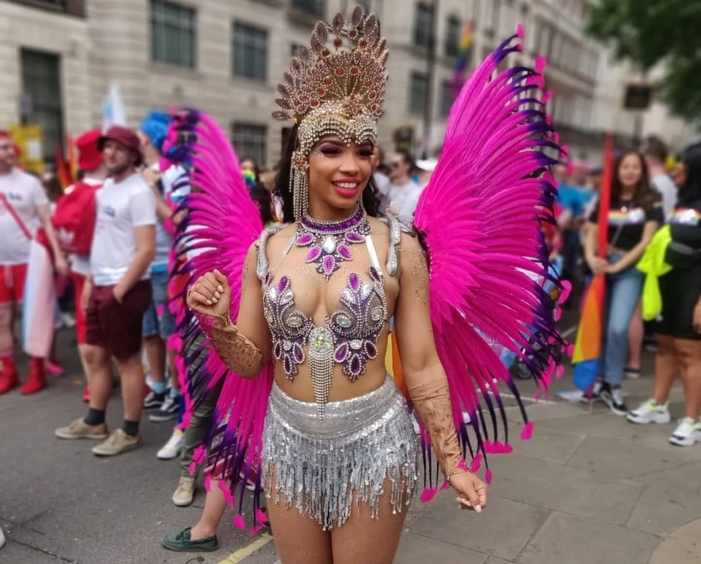 Hands up if you're going to miss the Notting Hill Carnival this weekend 🙋🏼&zwj;♀️ ⁠
⁠
Like the majority of events this year, the annual carnival has been forced to go virtual for the first time in its 54 year history. With huge sponsors including Samsung, Google and Spotify, the event is set to be groundbreaking and we're excited to see what's in store! Head to the link in our bio to stream from tomorrow. ⁠
⁠
To recreate the authentic experience, just add a warm can of red stripe, jerk chicken and a whistle!
