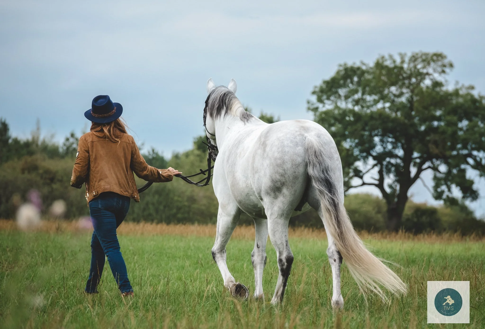 Pari and Ferrari sharing a quiet moment during their end-of-summer horse photoshoot