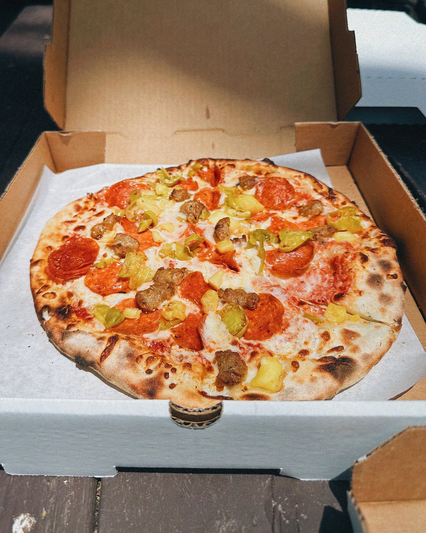does pineapple belong on pizza?