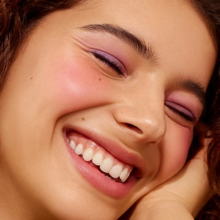 Angela Shippen is a professional makeup artist in San Francisco, California and Los Angeles, California skilled in editorial fashion campaigns and magazines, e-commerce and branding, beauty photography and beauty campaigns, natural makeup, colorful m