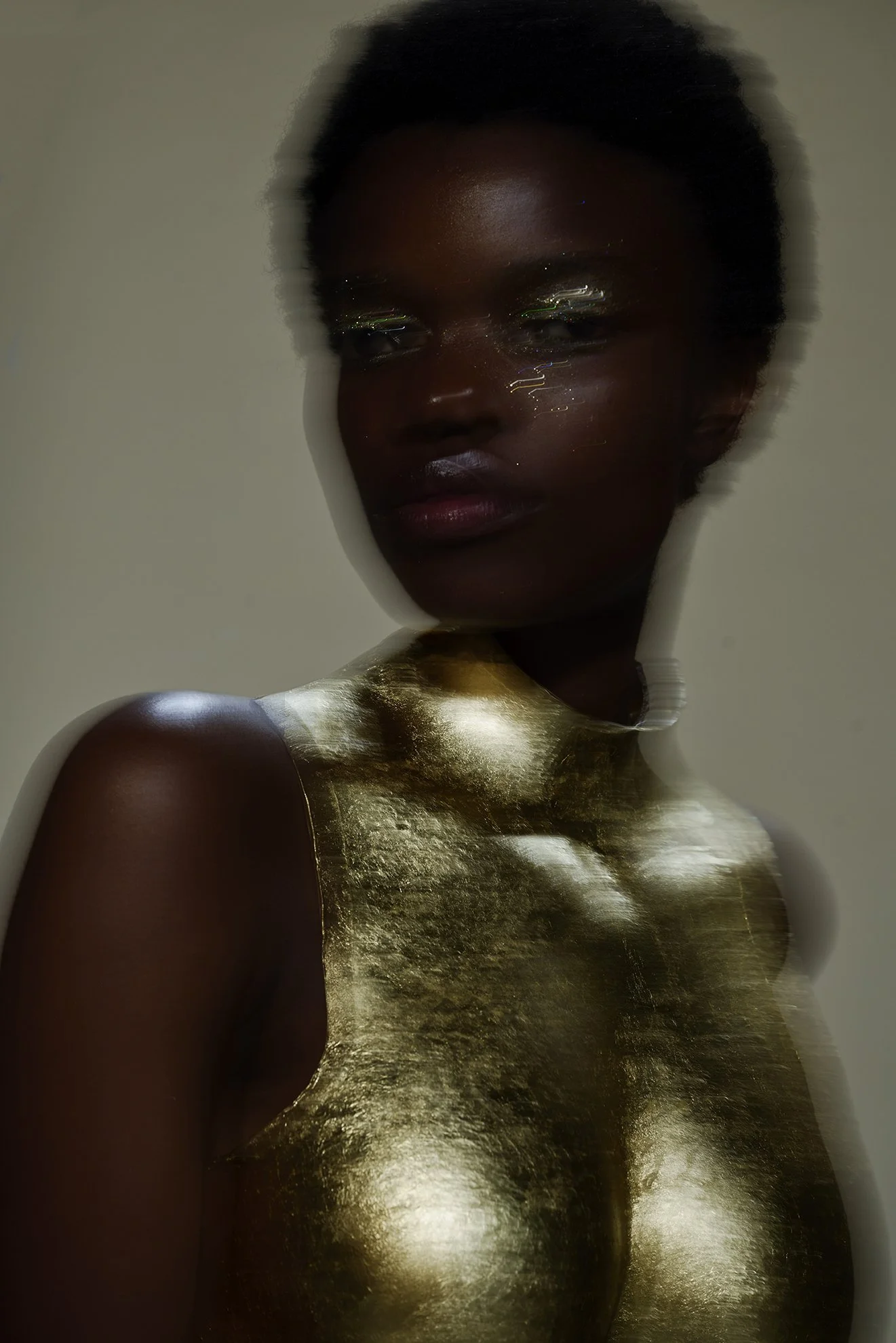 Angela Shippen is a fashion, beauty, and editorial makeup artist based in San Francisco, Bay Area, Los Angeles, California and available worldwide. Her work spans luxury beauty campaigns, fashion editorials, advertising, runway, and commercial produc
