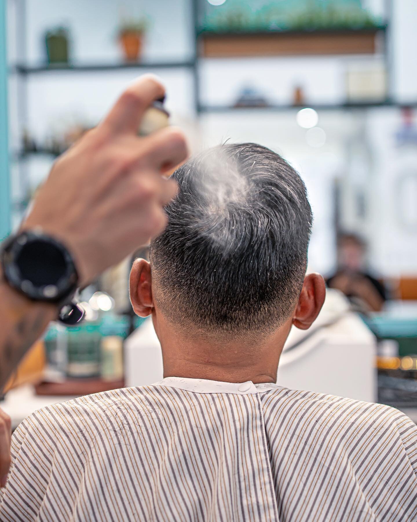 Treat a br&ocirc; &amp; let them kn&ocirc;w! 👇 

Join our mailing list and get 20% off on their first visit!
 DIBS on the offer &amp; visit our website today &lsquo;www.bobarbershop.com&rsquo; 👌🏼

#dubaibarbershops #dubaibarbers #dubaimen #dubaili