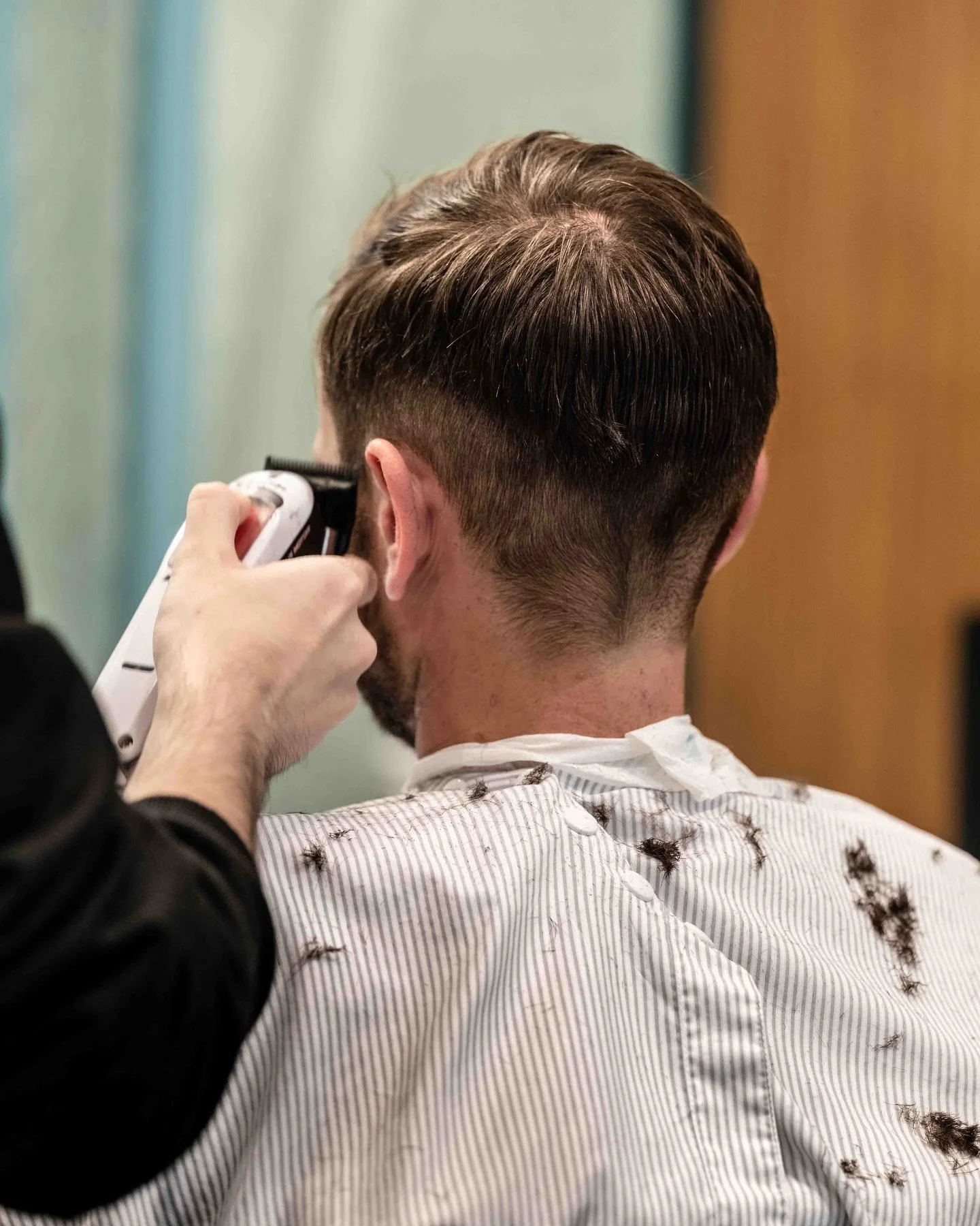 Right in the middle of it, when the shape starts coming together and you can already see the difference. 💈✂️

#BoBarbershop #DubaiBarber #MensHaircut #MensGrooming #BusinessBay