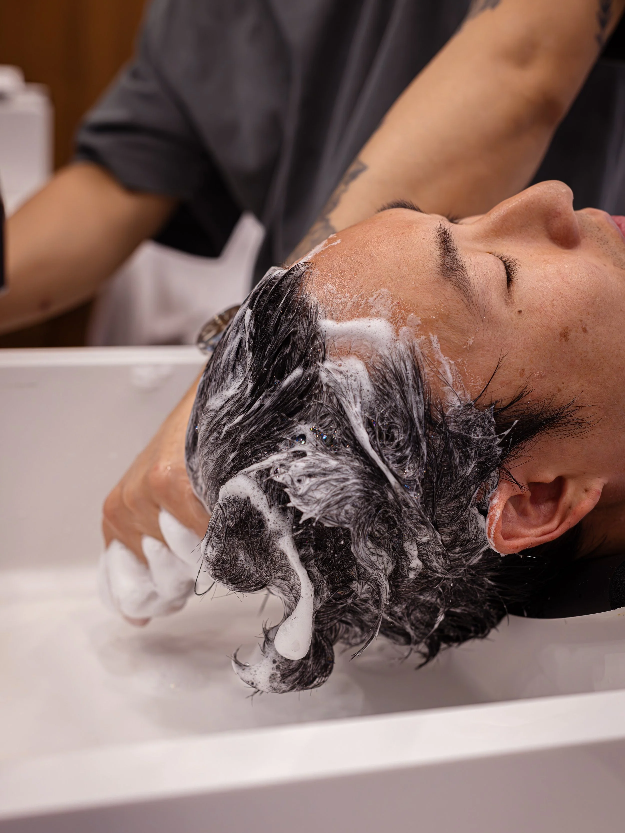 A good haircut survives humidity. 🧖&zwj;♂️ 
A great routine survives the heat. ☀️ 

DISCOVER @davinesarabia hair treatments through our website, and shop the well-being and naturaltech range in-store.
 
#hairtreatments #davinesproducts #productsofb&