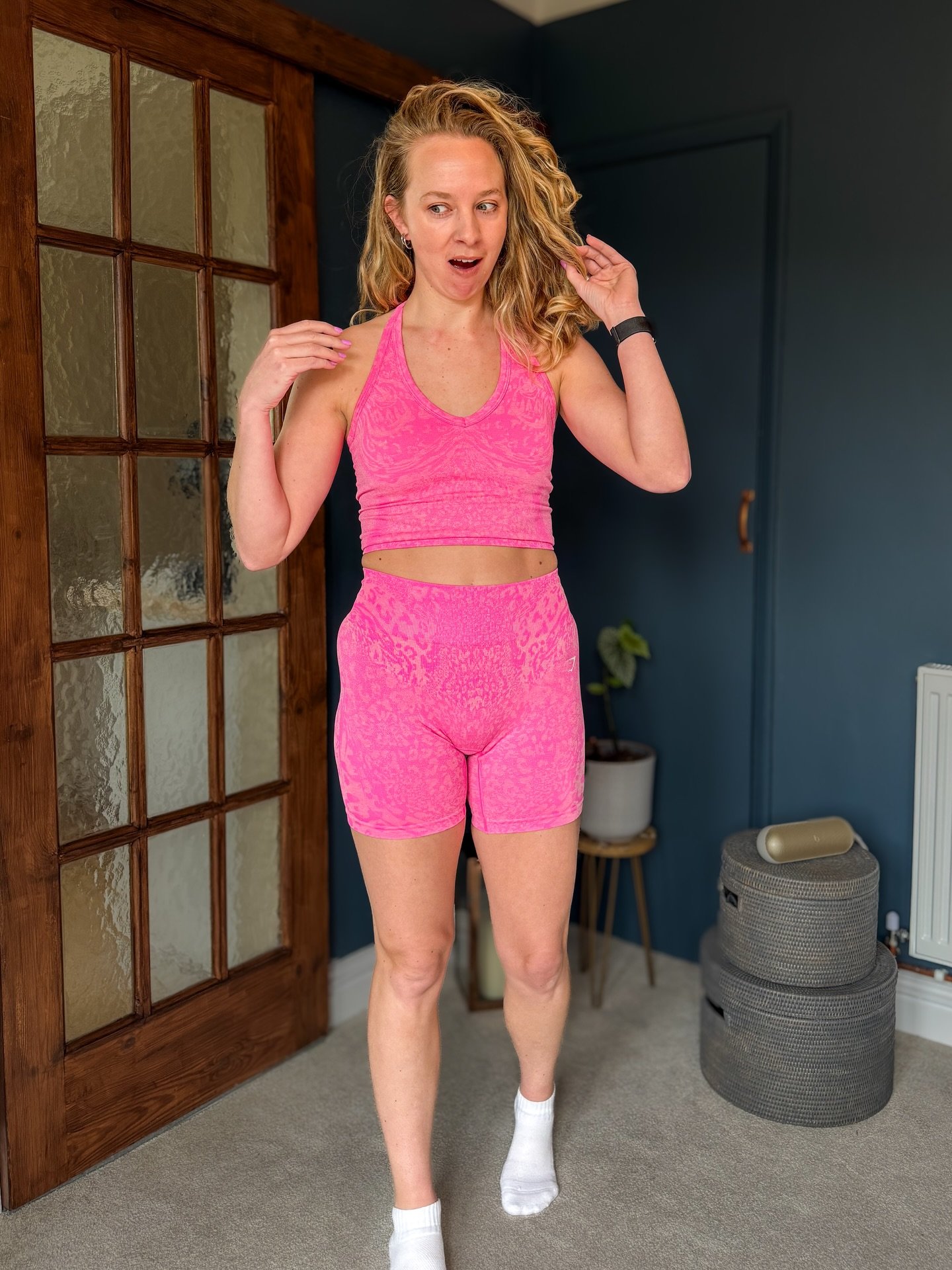 How I feel about @whitneyysimmons x @gymsharkwomen new Adapt Animal collection in 8 pics&hellip; 🤩😯

I was so shocked at how soft the material is with these and I just loveeeee the fit and the absolute DRAMA of these two colours 🧡🩷

I&rsquo;m wea