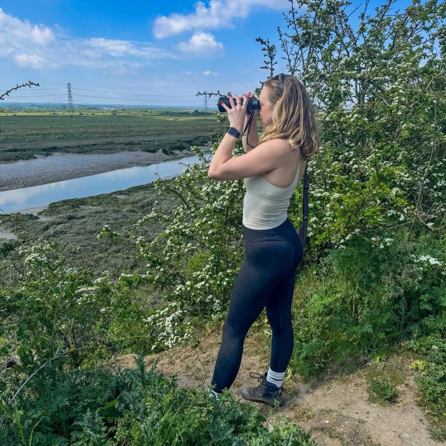 📍Conyer 

My favourite birding site in Kent I think! So stunning and so peaceful! Keep your eyes peeled as I&rsquo;m going to be sharing some fun things from this trip in a fun new project 👀 

Highlights from today - nightingales, cuckoos, whimbrel