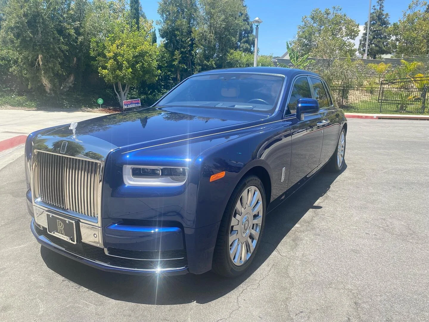 This Rolls Royce Phantom received our &ldquo;Shine Package&rdquo; #mobiledetailing #mobile #autodetailing #detailing #detailersofinstagram #mobilewash #orangecounty #details #detail #detailingworld #ceramiccoating #losangeles #beveryhills #mobileauto