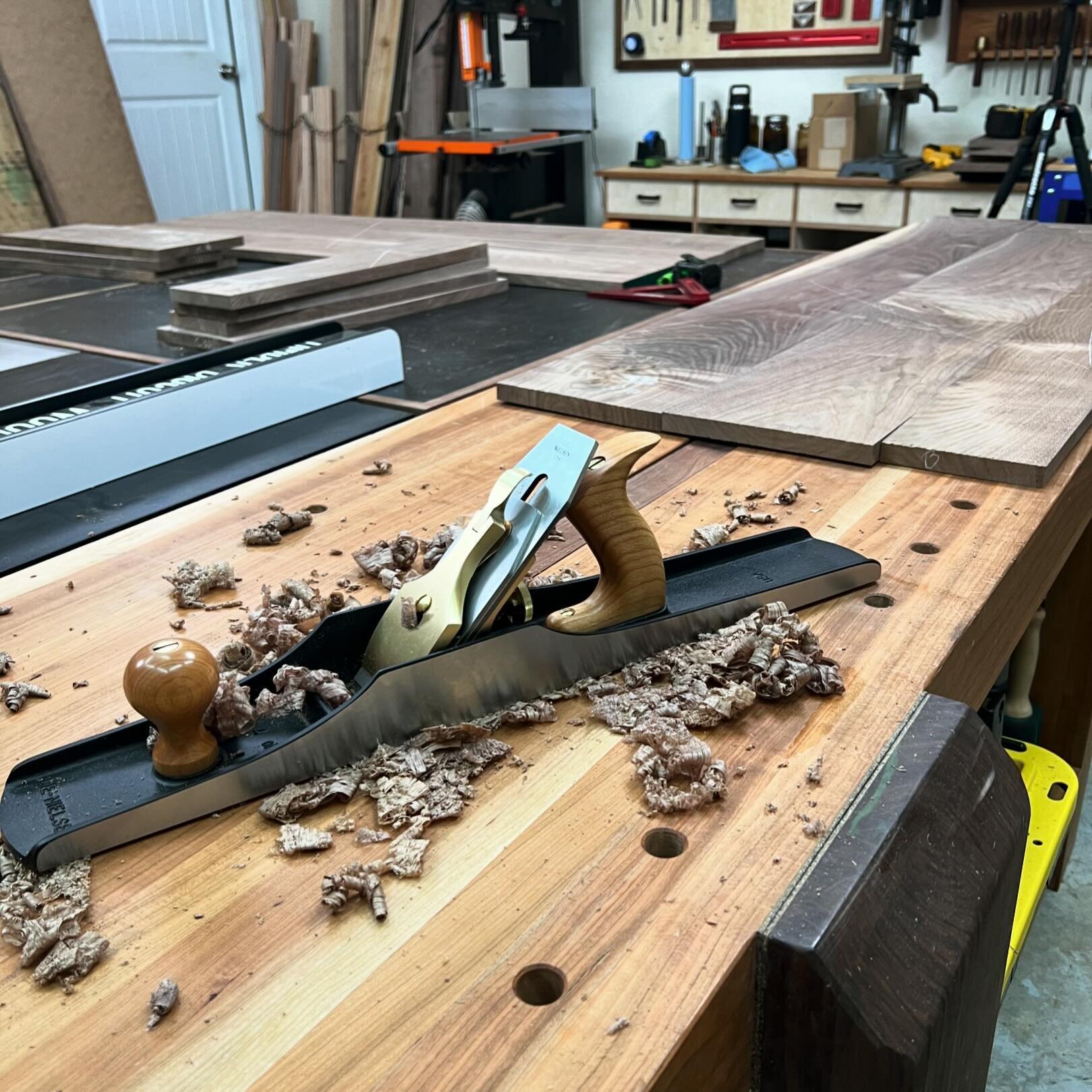 I picked up this no.7 jointer plane two weeks ago and making these panels was my first opportunity to use in on some actual work. When making panels, I&rsquo;m a huge fan of the in out method for jointing my edges however, I think the addition of the