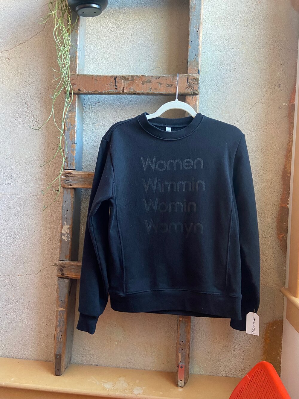 Modern Women Sweatshirt / small —Shapes and Feelings Winnipeg Consignment
