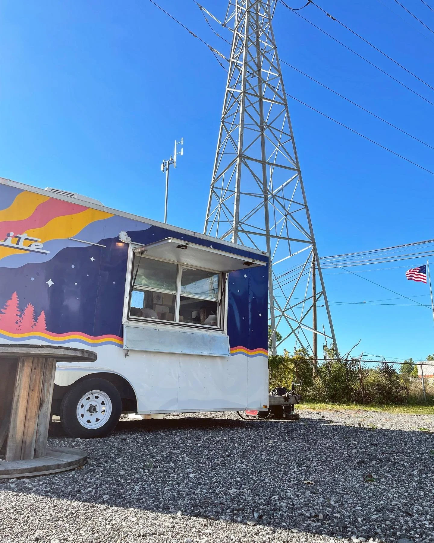 We&rsquo;re back at our spot for the rest of the weekend and today (Saturday) we&rsquo;re soaking up the sun with this cheesy spicy andouille sausage ripper! Come hang til 9