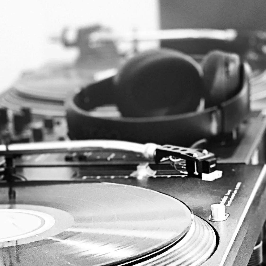 Took the turntables for a spin!!
 

#vinyl #technics1200 #throwbackthursday
