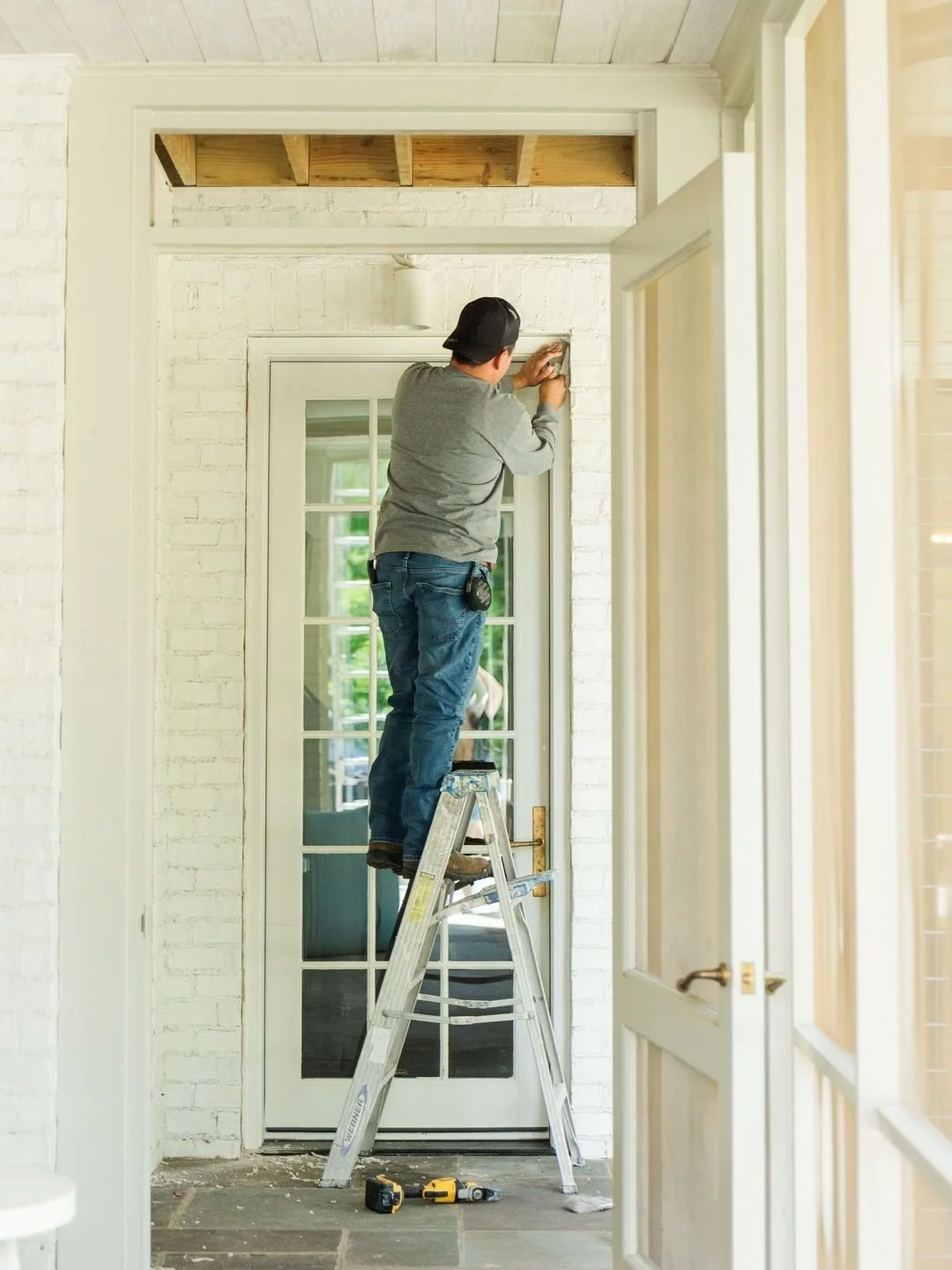 Happy Monday! Lets get this week started 🤝 

#qualitycontrol #customerservice #paintingcompany #mountainbrook #vestavia #homewood #commercialpainting