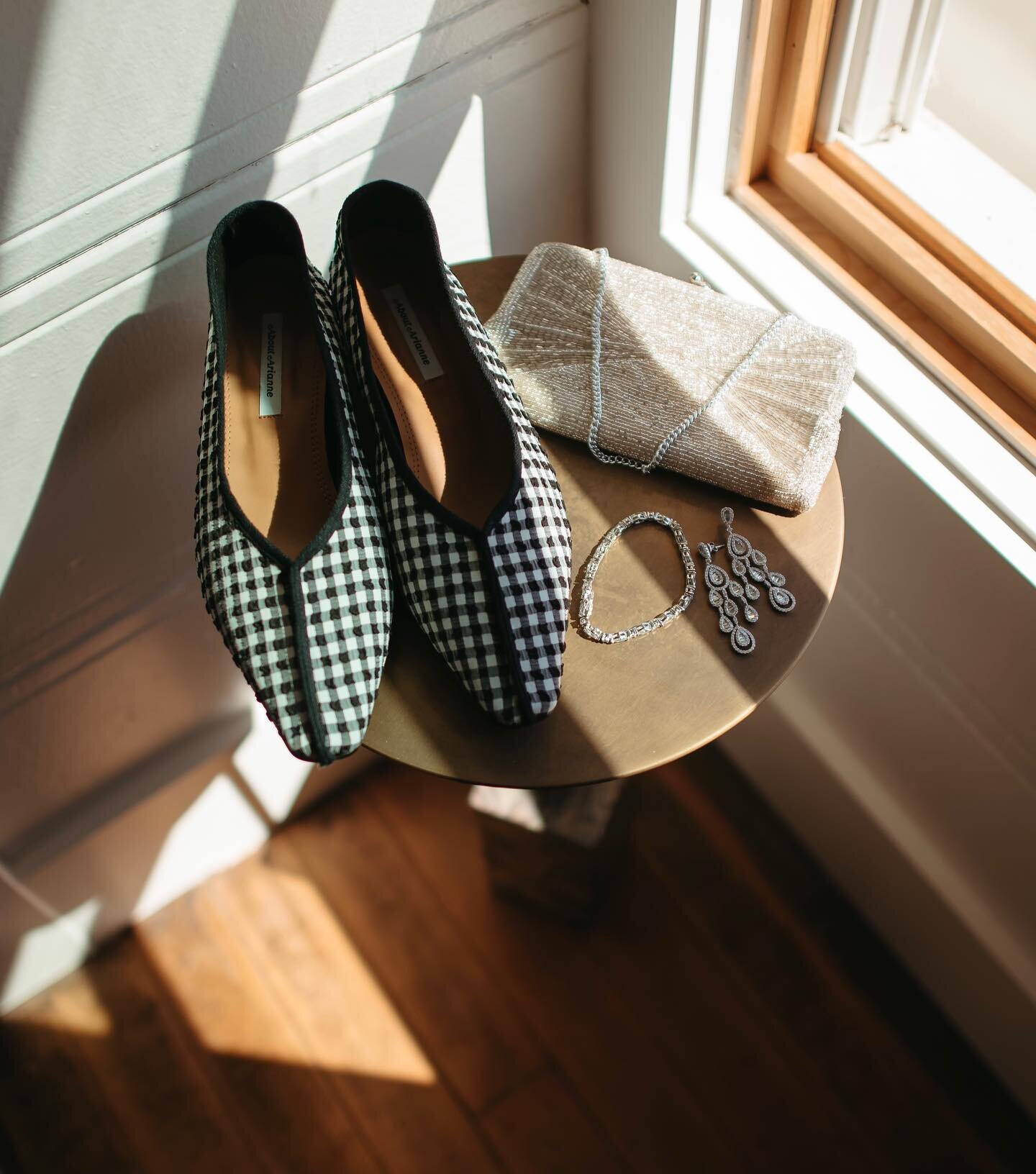 Sara&rsquo;s wedding day details 🤍 at Bodega Los Alamos
.
.
.
.
.
.
.
.
.
#santabarbarawedding #santabarbaraweddingphotographer #santabarbaraweddingphotos #santabarbaraphotographer #santabarbarabride #sloweddingphotographer #pasorobleswedding #santa