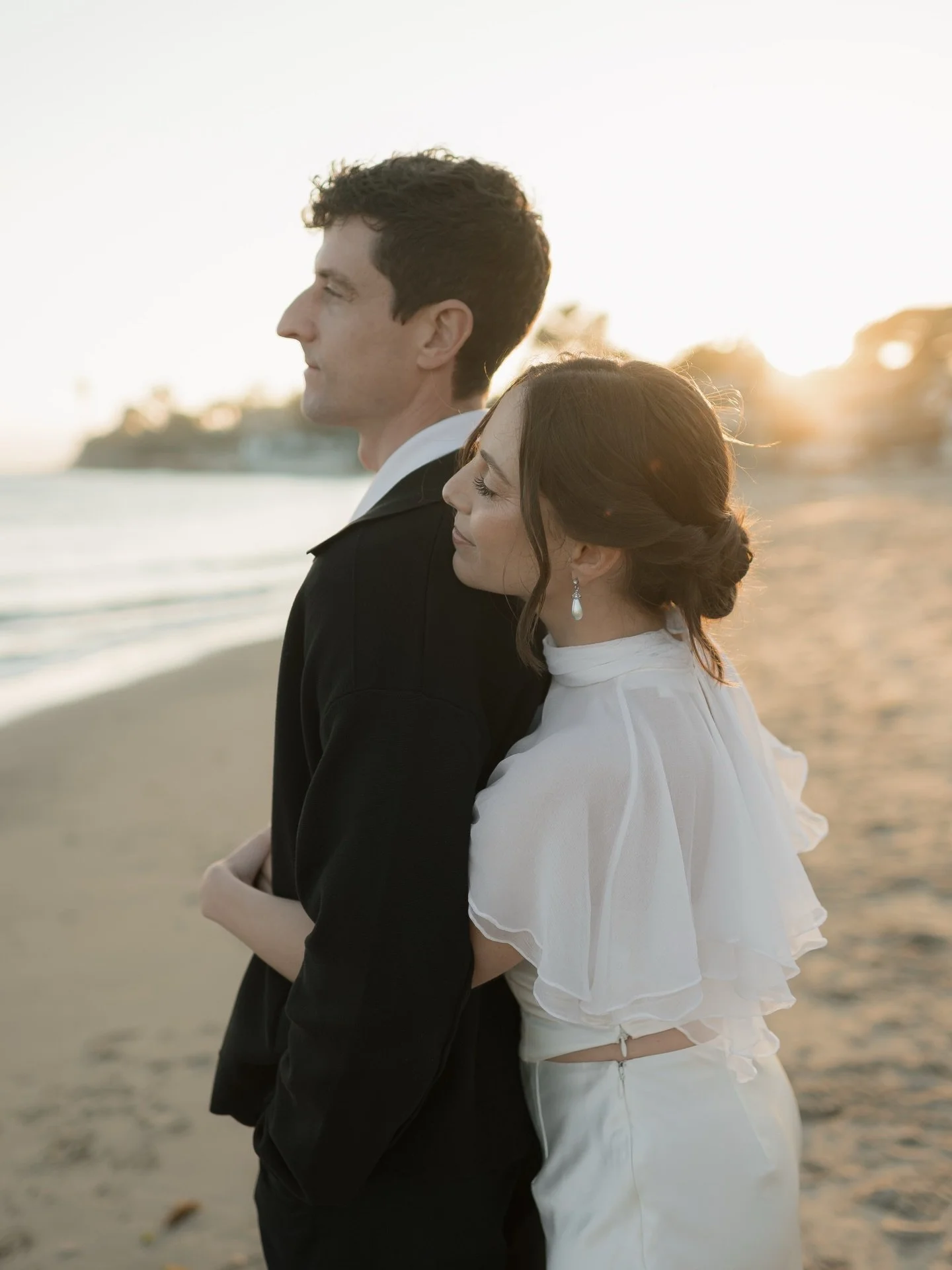 When your engagements feel like date night 🤎🐚🎞️ Fresh uni at the Santa Barbara Fish Market, golden hour at the beach, and dinner at Caruso&rsquo;s. We&rsquo;re so excited to celebrate these two in June! 
.
.
.
.
.
.
.
.
#santabarbaraengagement #sa