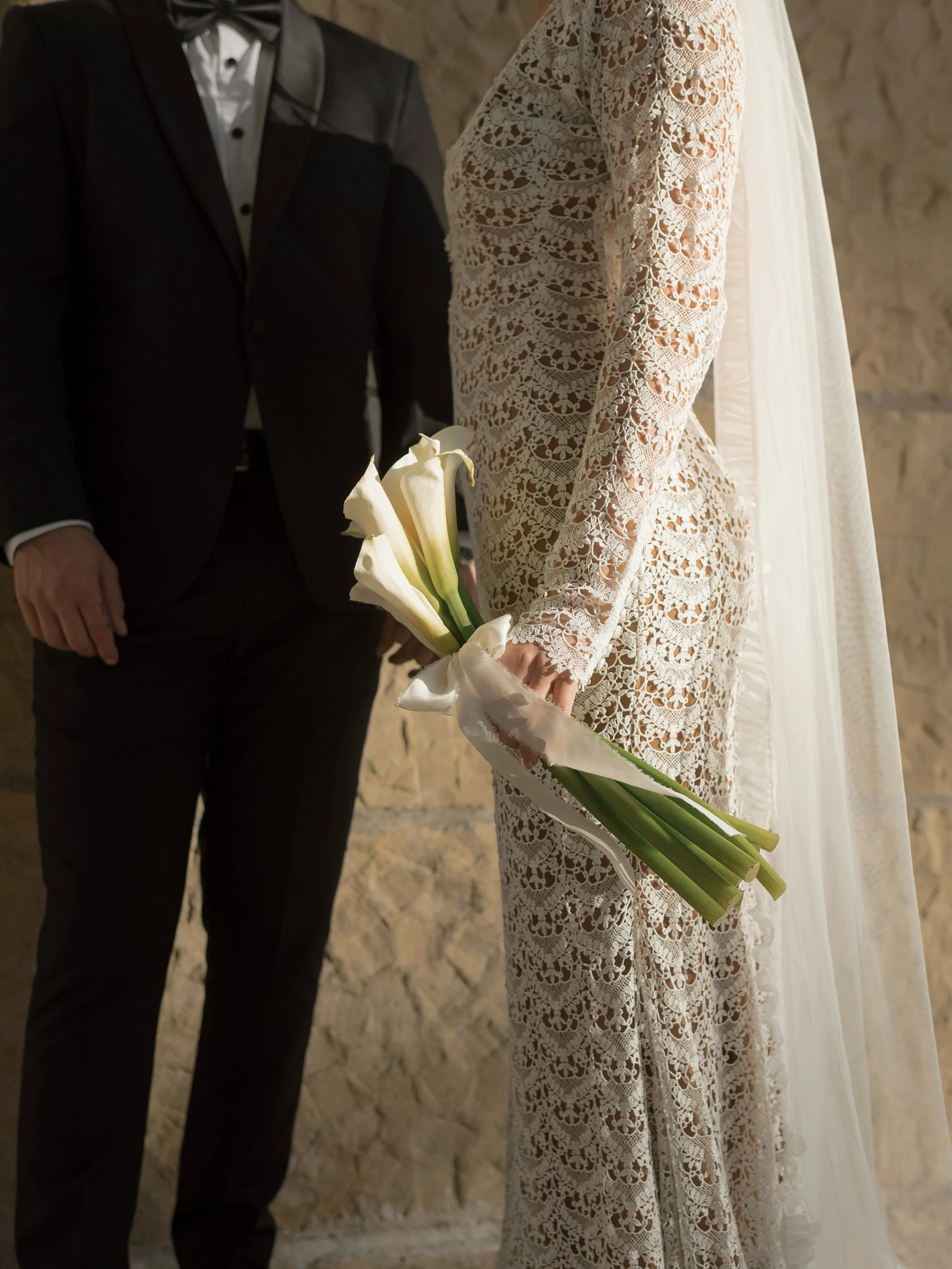 Still thinking about beautiful Rachel&rsquo;s @daughtersofsimone lace dress 🤎 An absolute vision roaming the courthouse gardens
.
.
.
.
.
.
.
.
#santabarbarawedding #santabarbaraweddingphotographer #santaynezweddingphotographer #santaynezwedding San