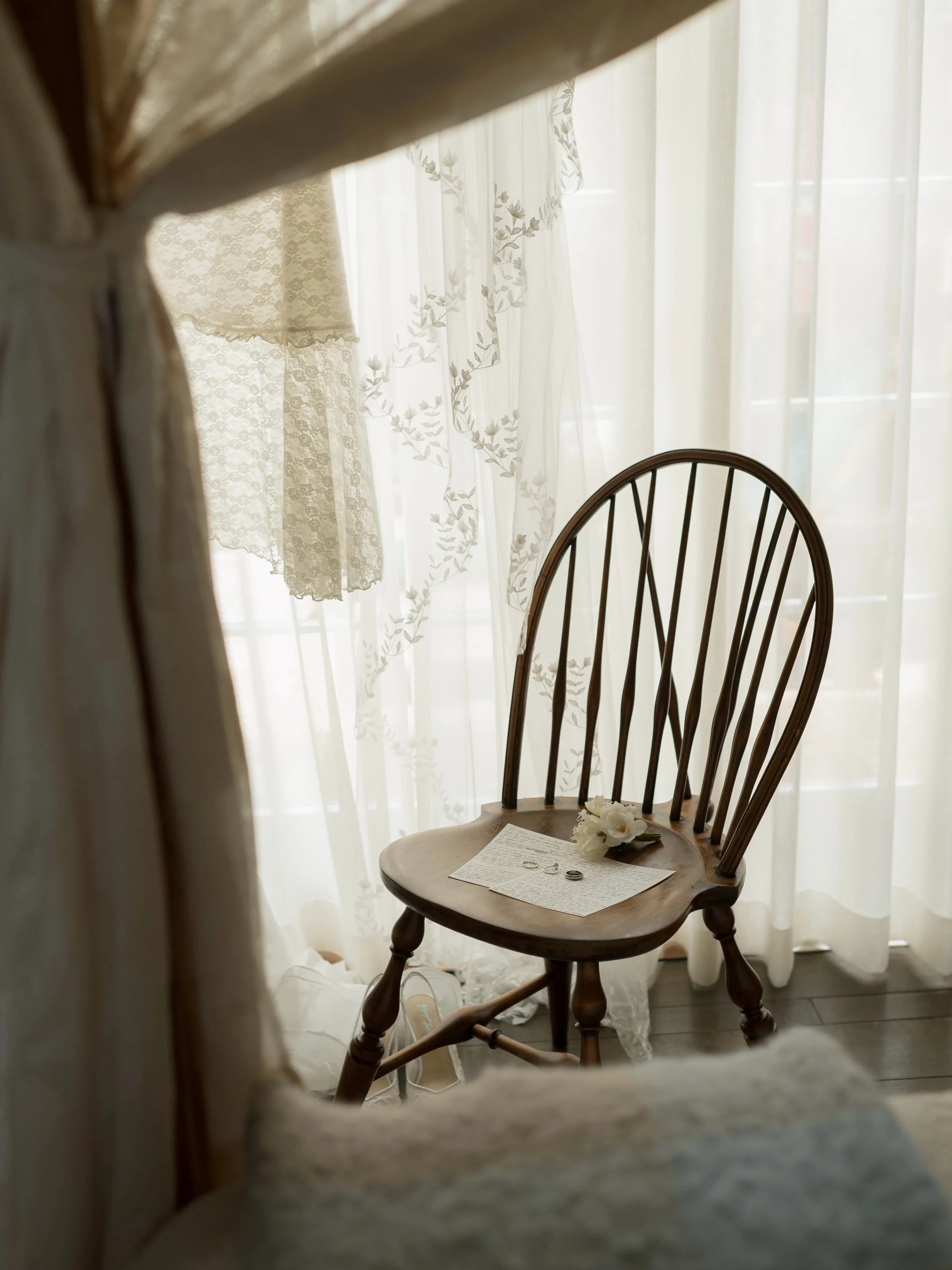 The simplicity of pre-ceremony details 🤍 Good light, pretty chair, &amp; your keepsakes documented to cherish forever. 
.
.
.
.
.
.
.
.
#sanysidroranch #sanysidroranchwedding #santabarabaraphotographer #santabarbaraweddingphotographer #santabarbaraw