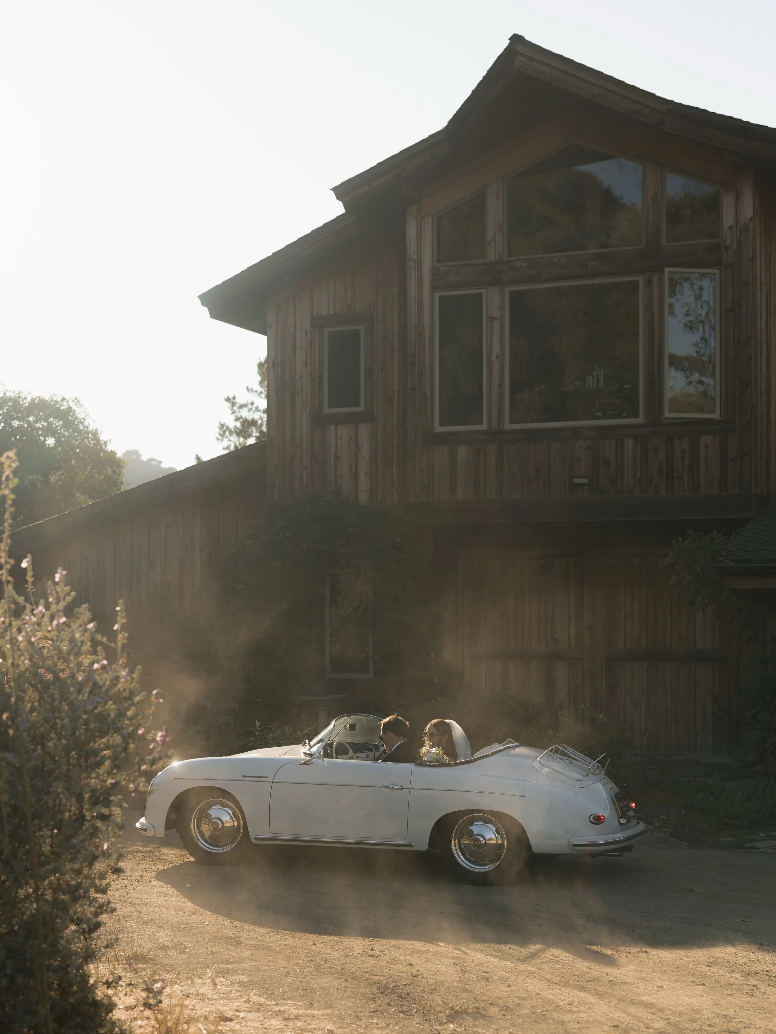 The Leonellis 🤎🍇 
A glimpse into Sarah &amp; Vinny&rsquo;s wedding day&mdash; European garden inspired details, an al fresco dinner amongst the vineyards lit by only candlelight, and a vintage Porsche for their send-off. Such an incredible celebrat
