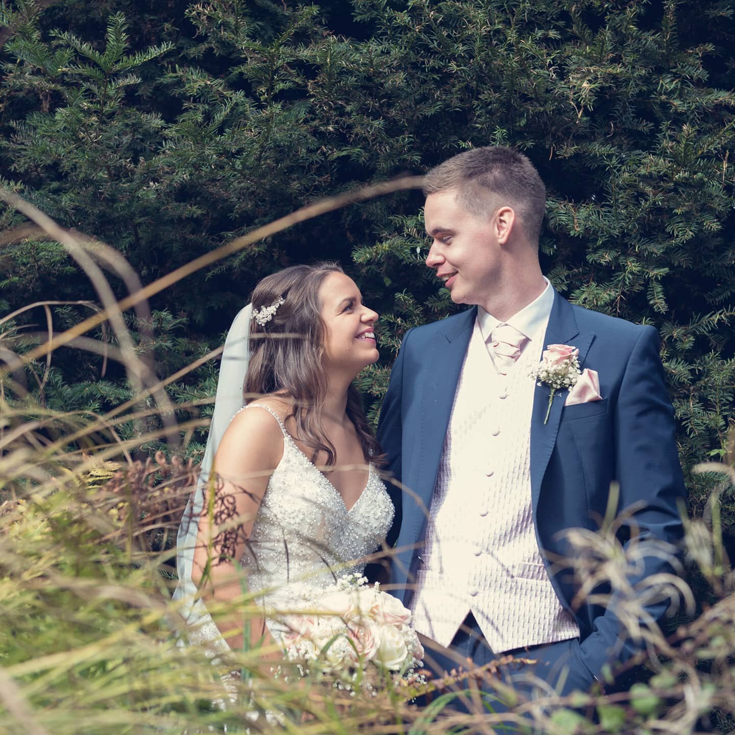 After the news this week its a worrying time for us all in the wedding industry....but trying to stay positive so what better way than to share more weddings.
This lovely couple celebrated there anniversary this week, sending congratulations to Lee &