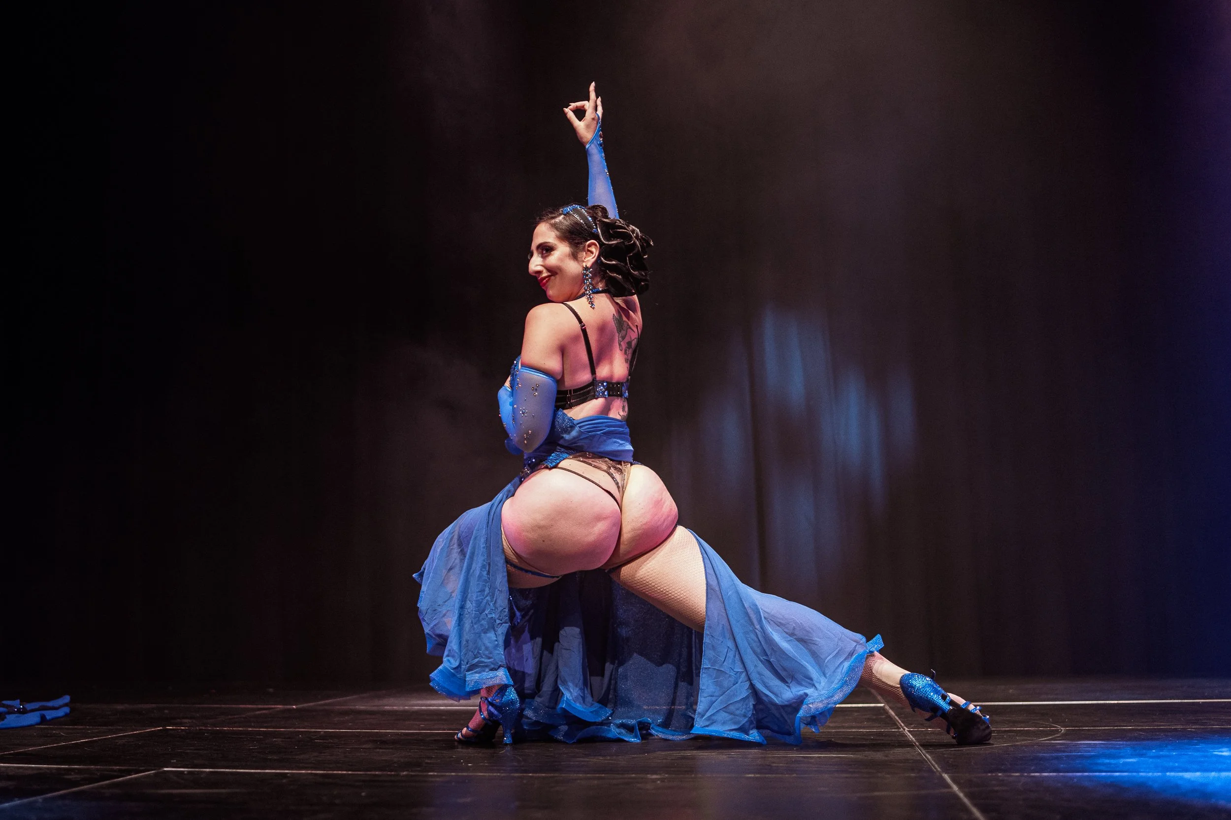 Sweet Burlesque Teasing with the stars 2025 - Laura Ioana V-04076.jpg