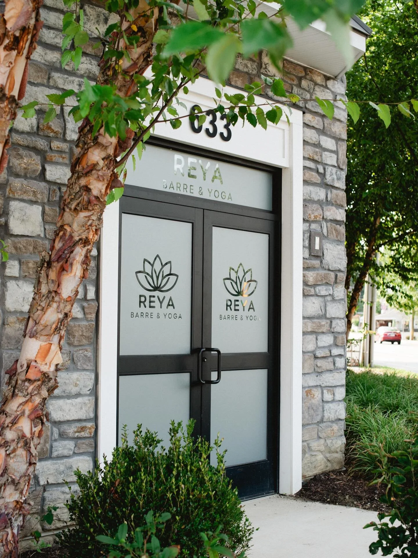 Ready to welcome you this weekend! Here&rsquo;s our schedule: 

SATURDAY 
8:00 am Hot Power Flow - @karenconicelli 
8:15am Unheated Slow Flow - @kfredyoga 
9:15 am Hot HIIT Pilates Express - @lorii.madison 
9:45 am Fusion Pilates + Barre - @movement_