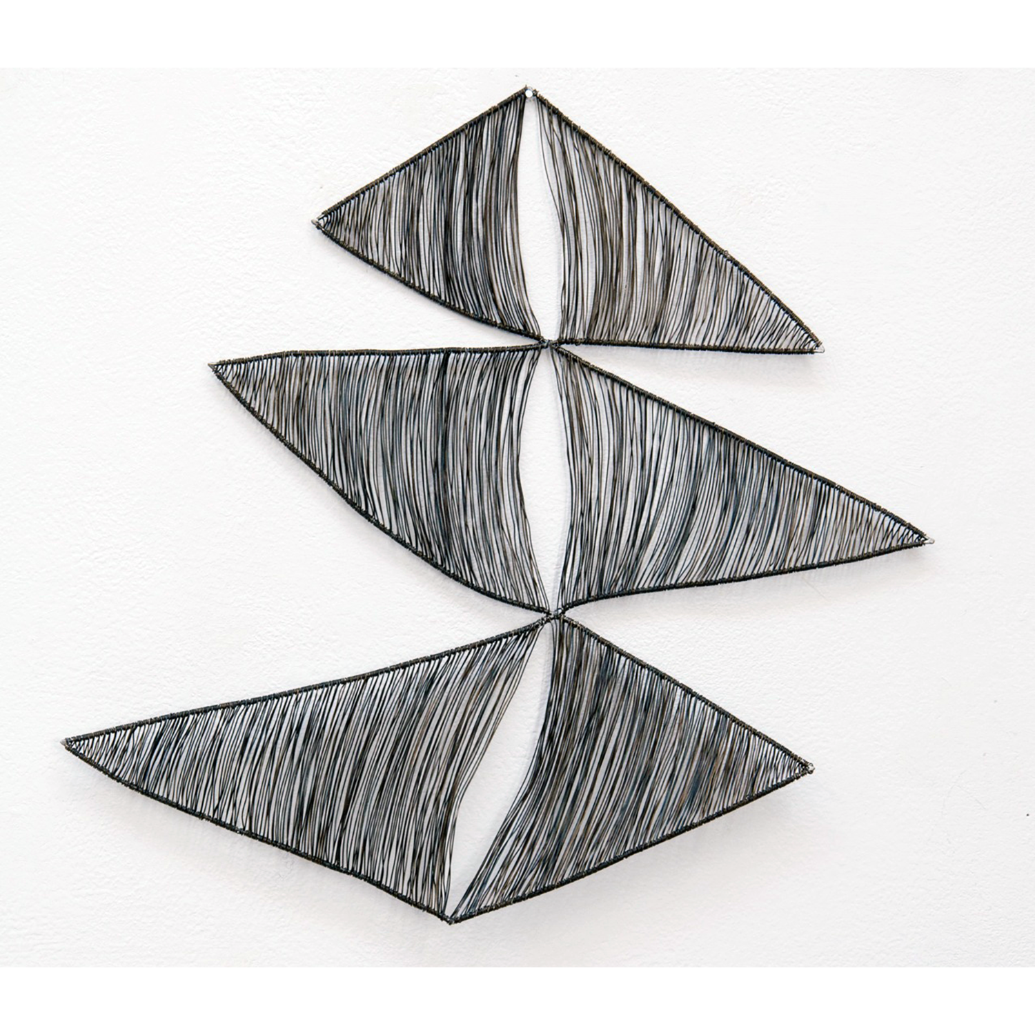 Mari Andrews
“Slivers”, steel, wire, 
2022, 13.5˝ x 12˝
