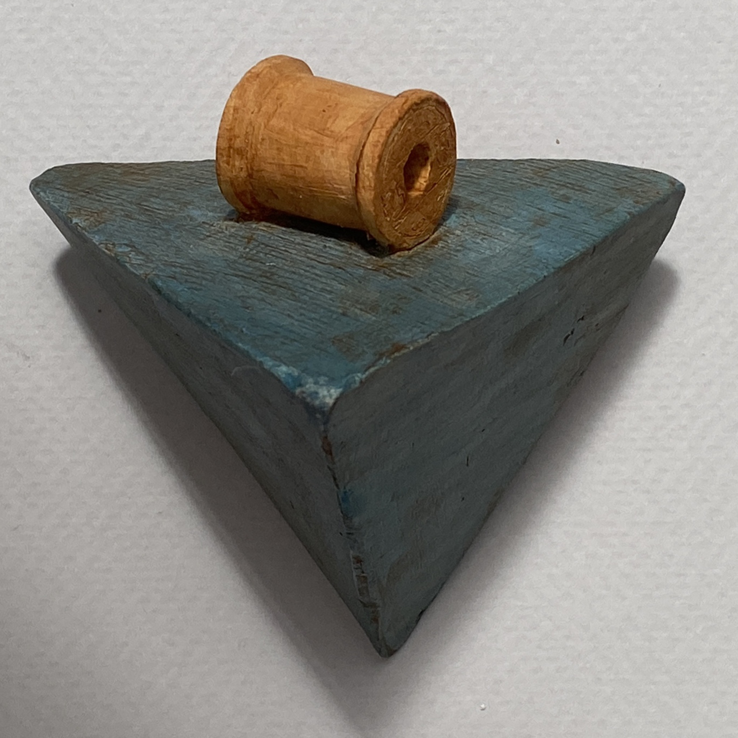 James Morris
“End of the Thread”,
ceramic, paint, encaustic, 2022, 3˝ x 3˝ x 2.5˝
