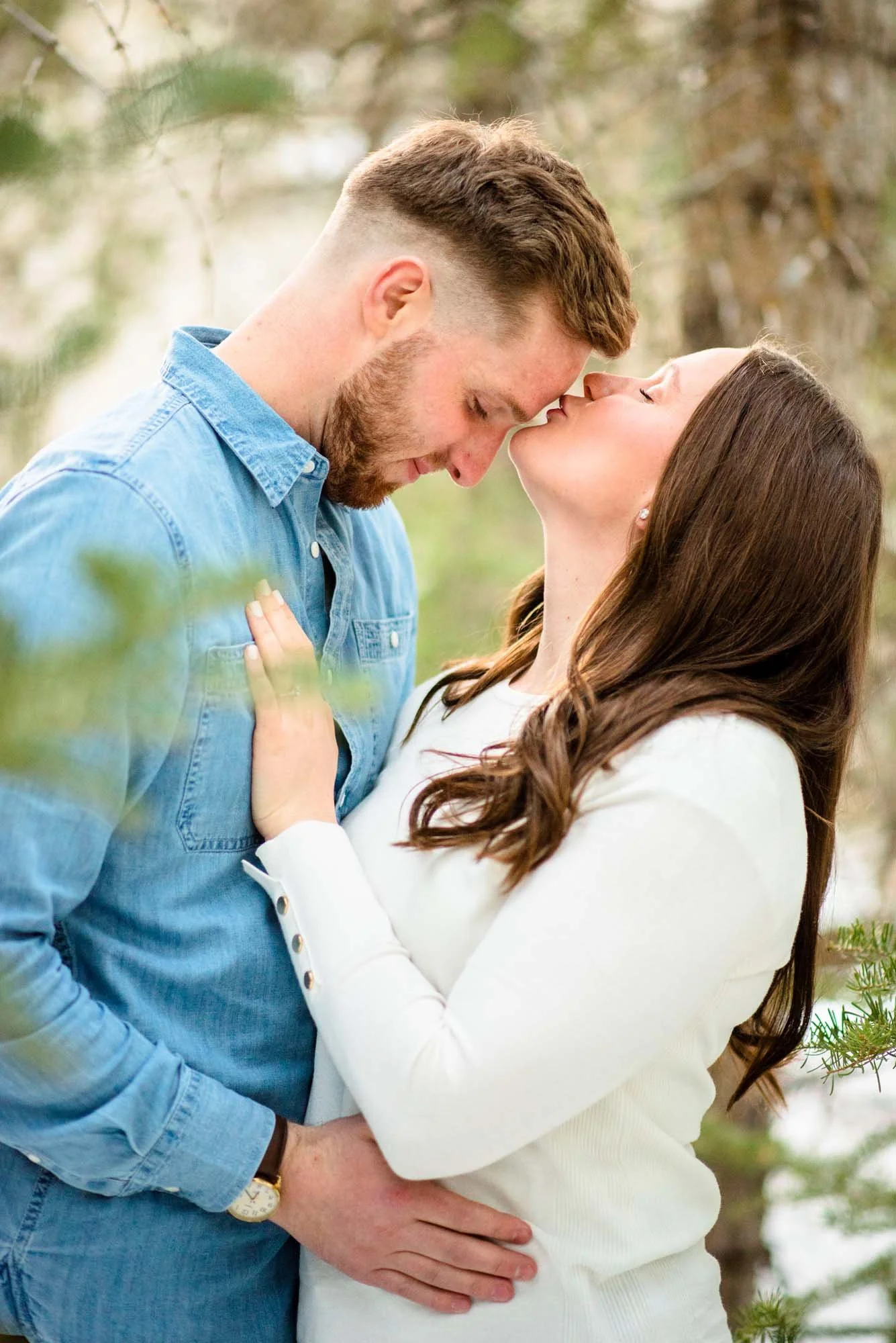 Payson-Canyon-Couple-Engagement-Photo-Session-Winter-Pines-Utah-Valley-kisses.jpg