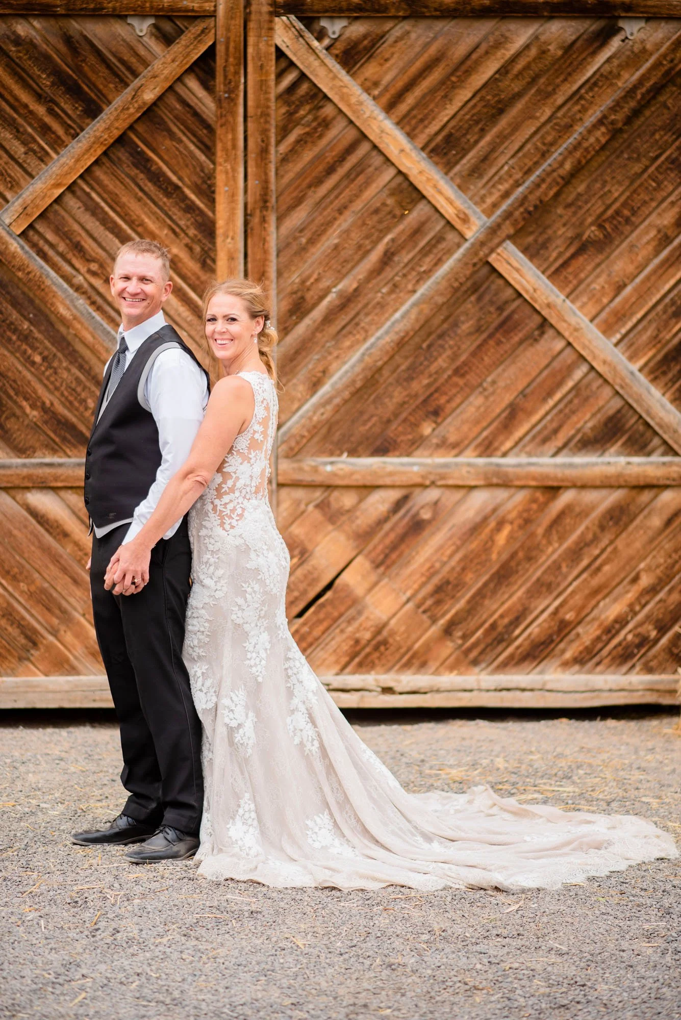 Firefly-Ranch-Idaho-Venue-Nampa-wedding-Ceremony-Outdoors-western-couple.jpg