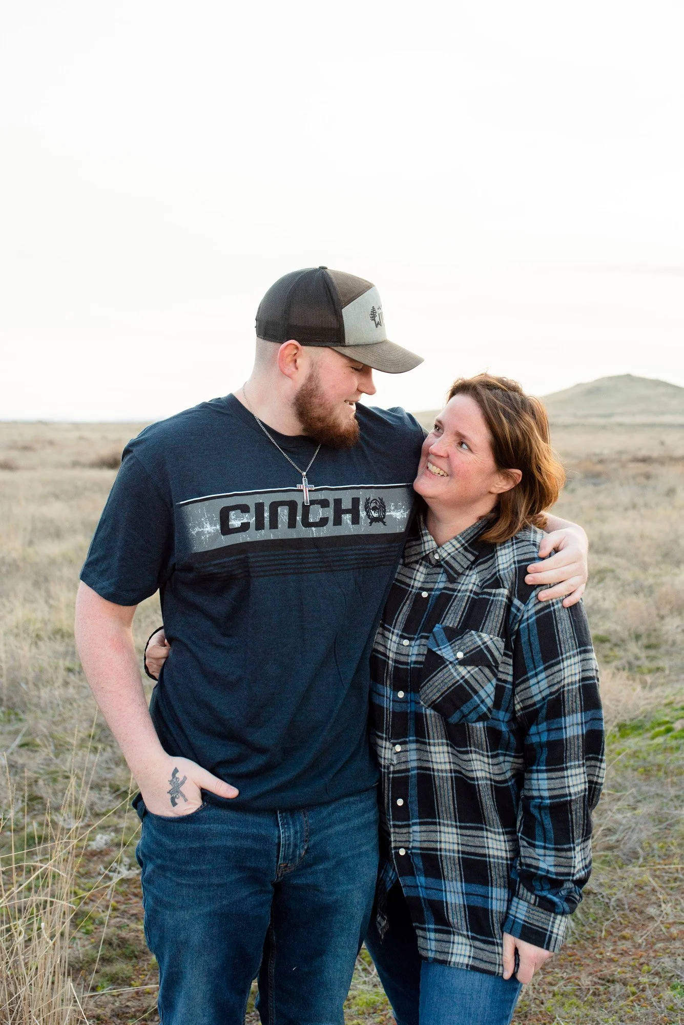 Mom-Son-Senior-photos-Family-Nampa-Idaho-Photographer-looking.jpg