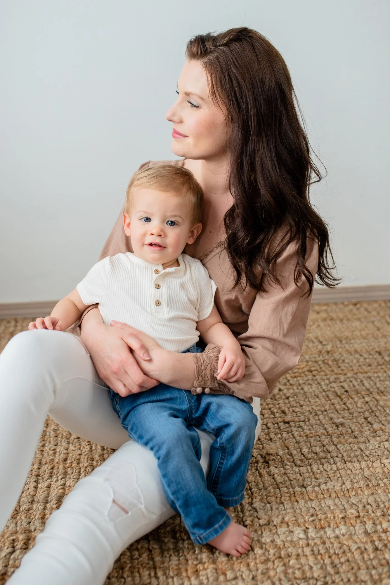 Poses-White-Lace-Studio-Mommy-&-Me-Photo-Session-Emmett-Idaho-.jpg