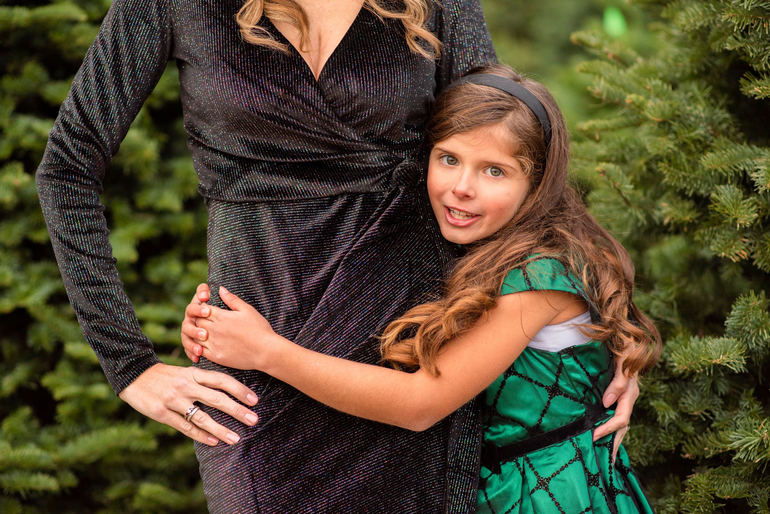 Boise-Family-Photographer-Christmas-Tree-FarWest-Landscape-Holidays-Hannah-O-Hansen-girl.jpg