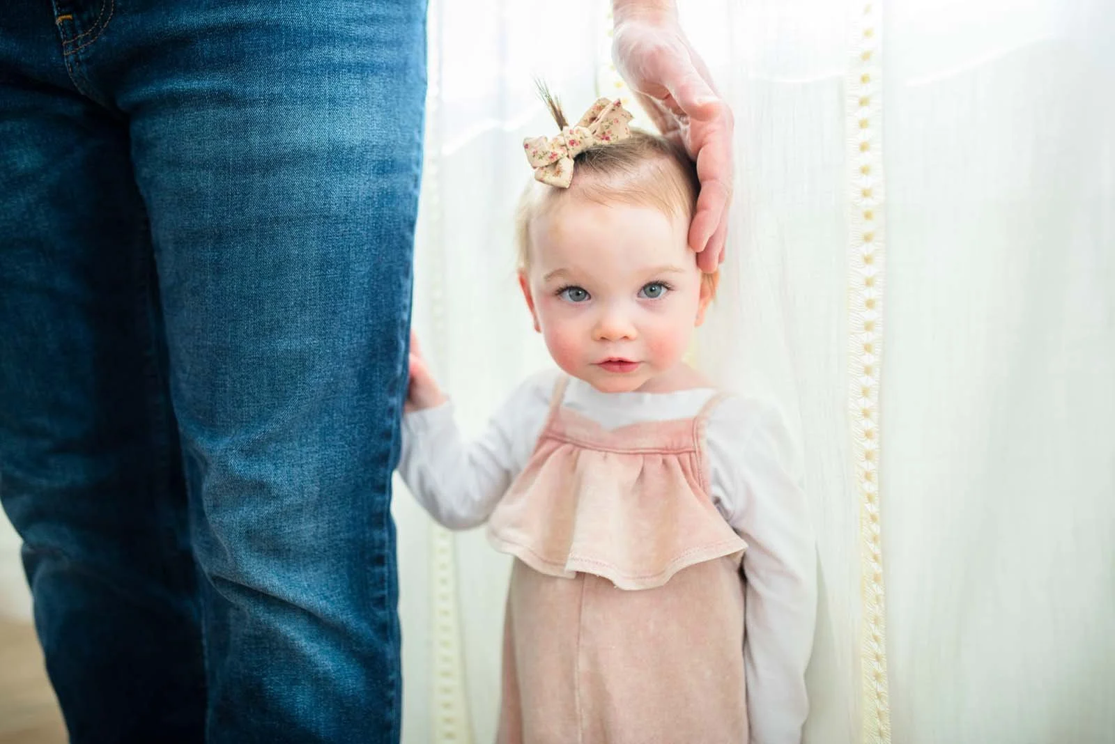 Baby-Toddler-with-Dad-Indoor-Family-photo-Session-Treasure-Valley-pink.jpg