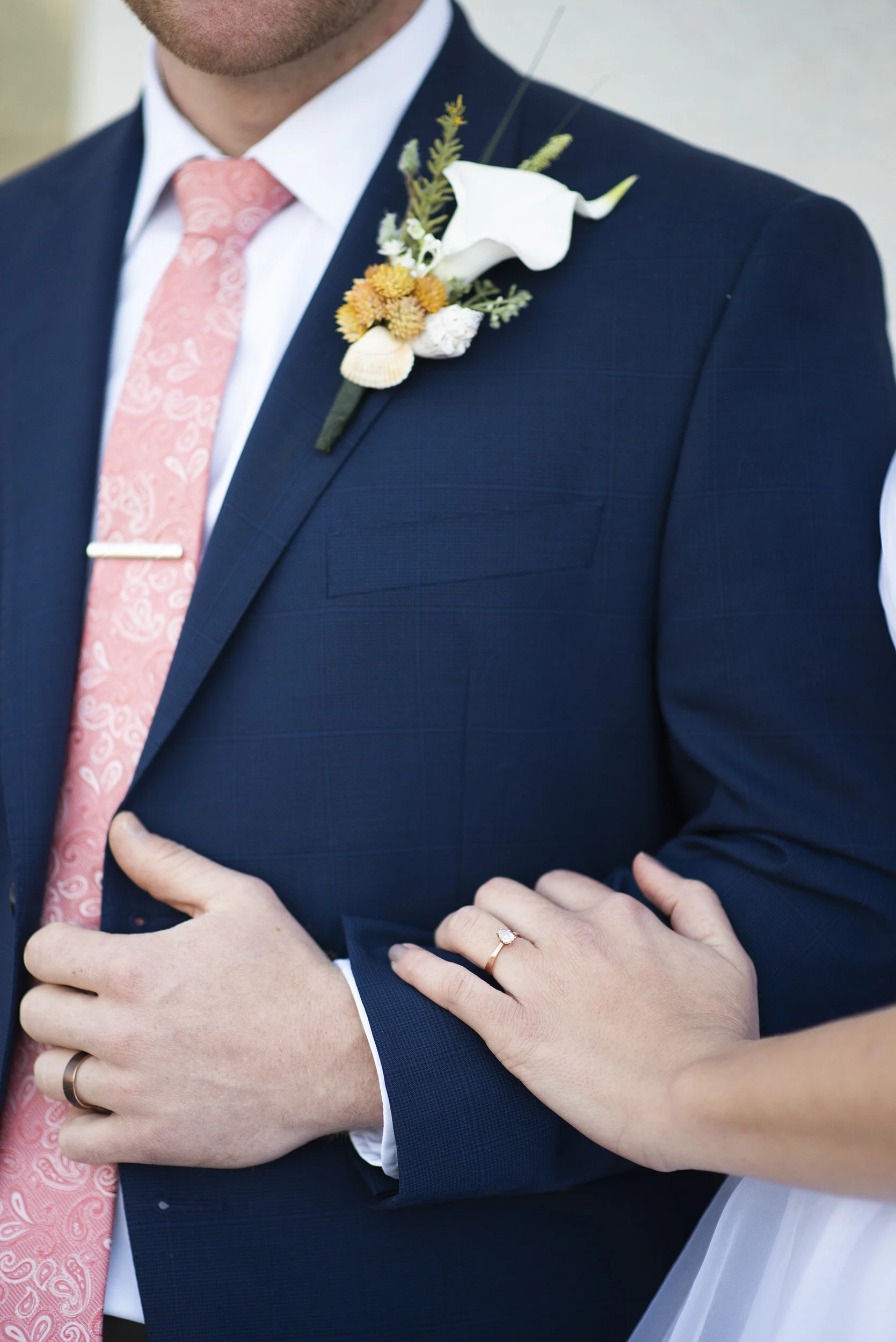 Detail-wedding-rings-bouquet-Photos-Utah-Valley-photography.jpg