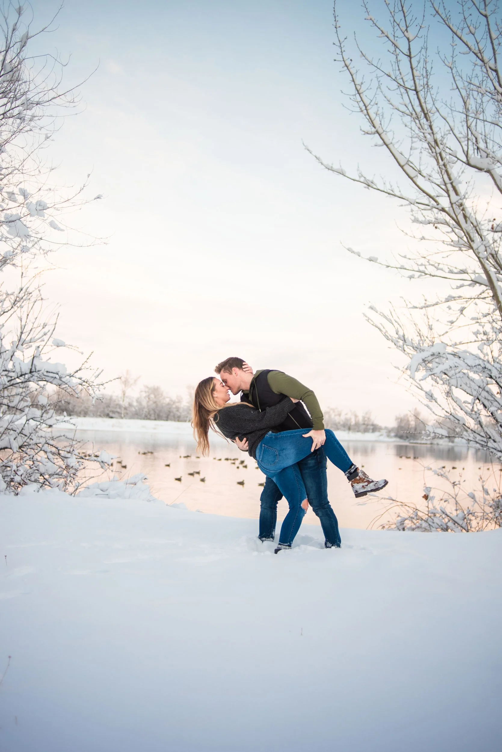 Boise-greenbelt-Winter-Snow-Couple-photosession-Hannah-O-Hansen-Photography.jpg