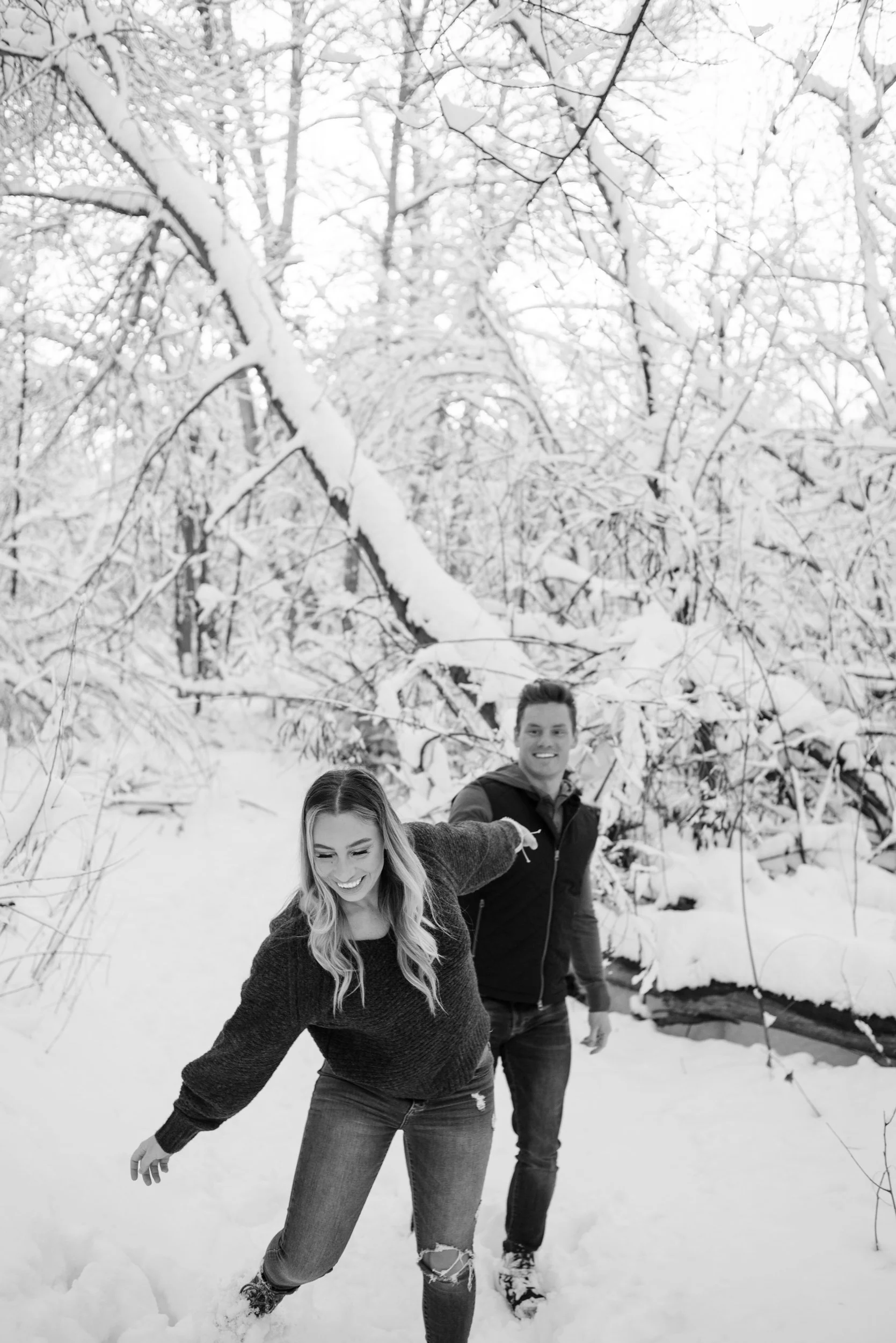 Boise-greenbelt-Winter-Snow-Couple-photosession-Hannah-O-Hansen-Photograph.jpg