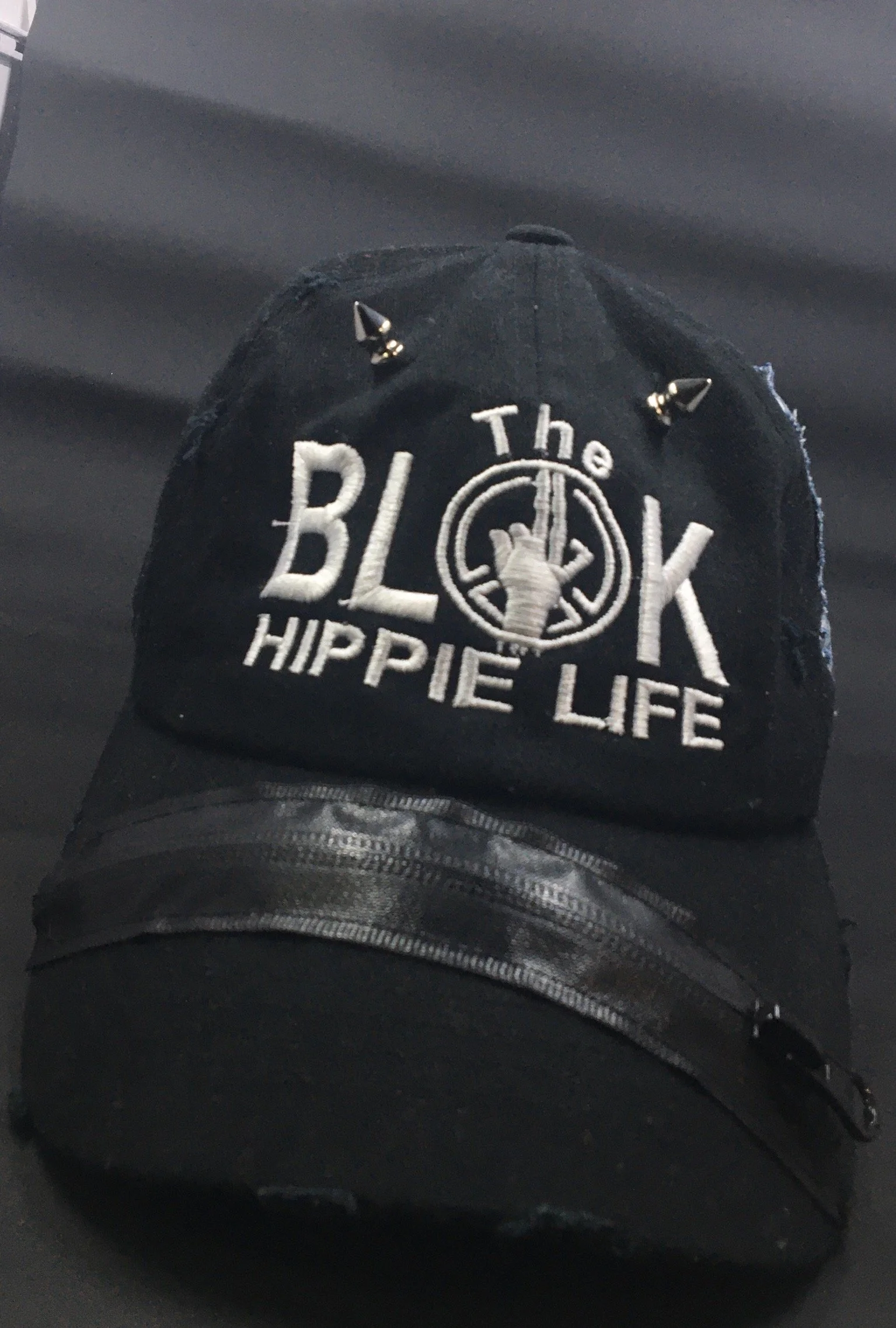 Custon punk style hat, by theblakhippie.