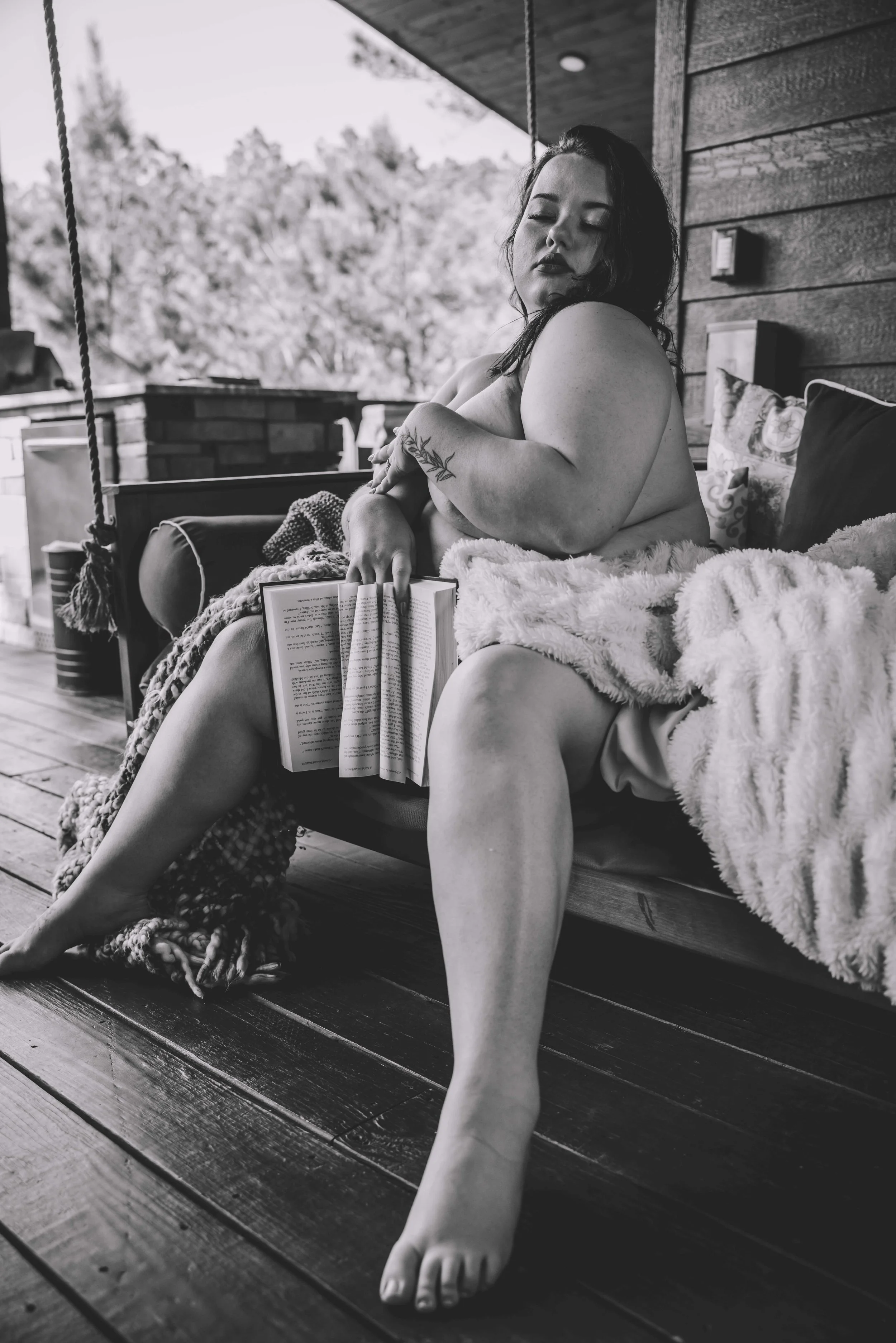 julie-boudoir-wisconsin-photographers-near-me-photographer-siren-wi-confidence-blog-blogging-diverse-plus-size-incusive-ages-shapes-size-couples-boudoir-relationship-intimate-photographer 154.jpg