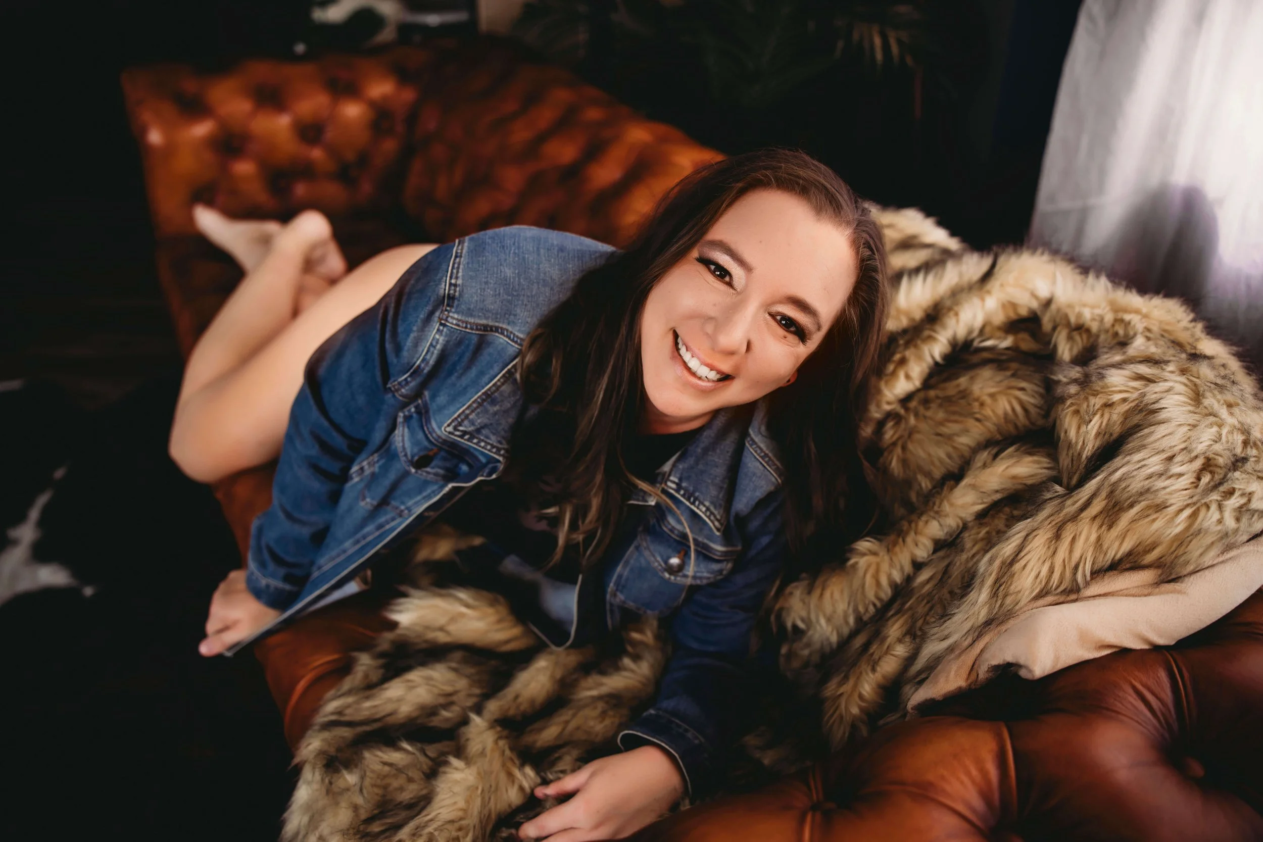 julie-boudoir-wisconsin-photographers-near-me-photographer-siren-wi-confidence-blog-blogging-diverse-plus-size-incusive-ages-shapes-size-couples-boudoir-relationship-intimate-photographer 10.jpg