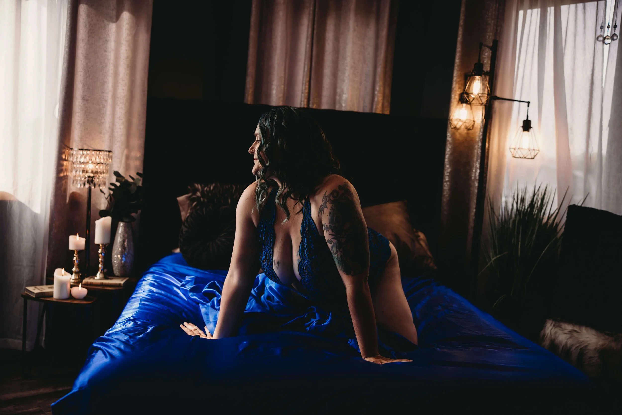 julie-boudoir-wisconsin-photographers-near-me-photographer-siren-wi-confidence-blog-blogging-diverse-plus-size-incusive-ages-shapes-size-couples-boudoir-relationship-intimate-photographer 5.jpg