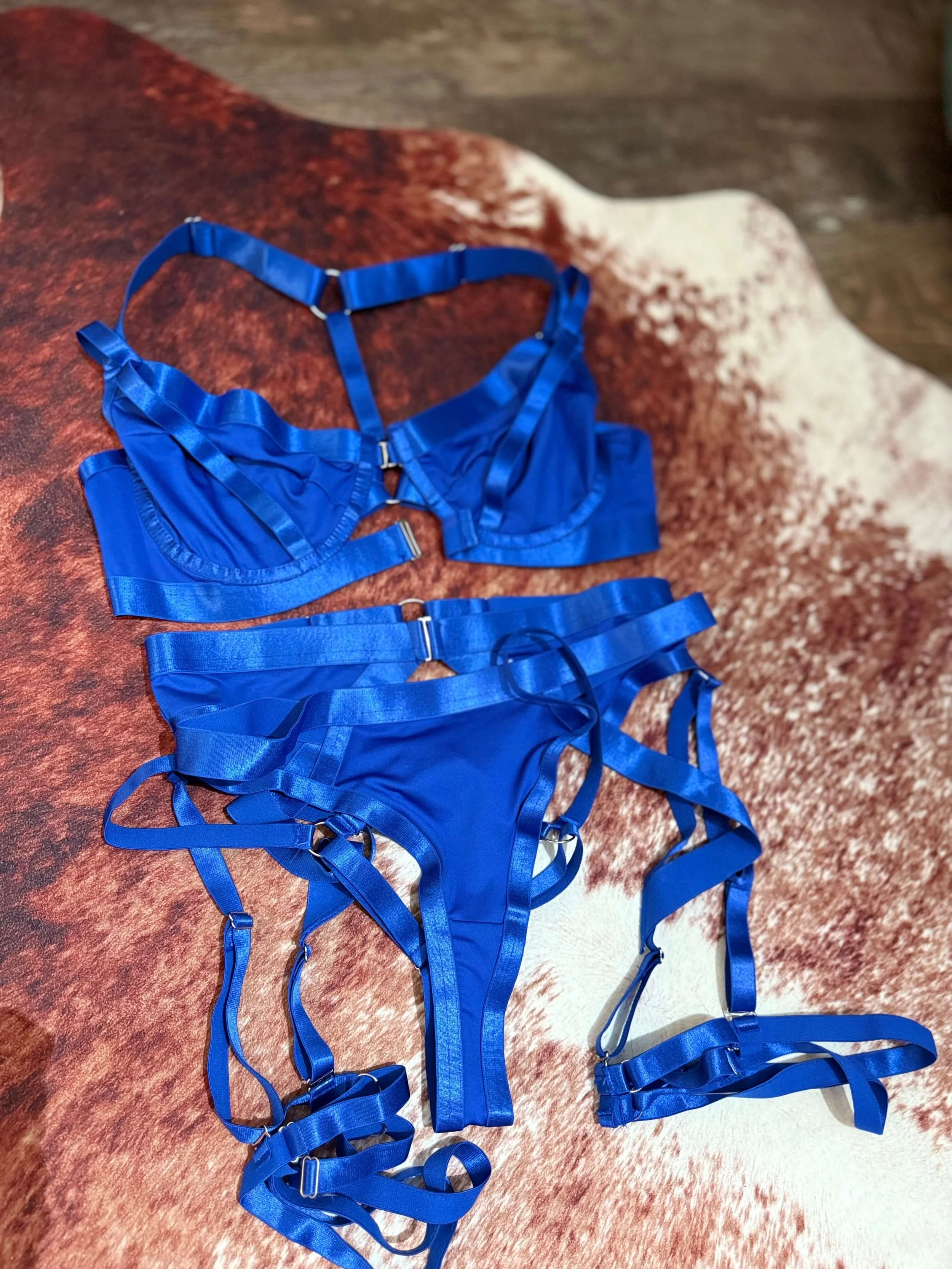 julie-boudoir-wisconsin-photographers-near-me-photographer-siren-wi-confidence-blog-blogging-diverse-plus-size-incusive-ages-shapes-size-couples-boudoir-relationship-intimate-photographer 11.jpg