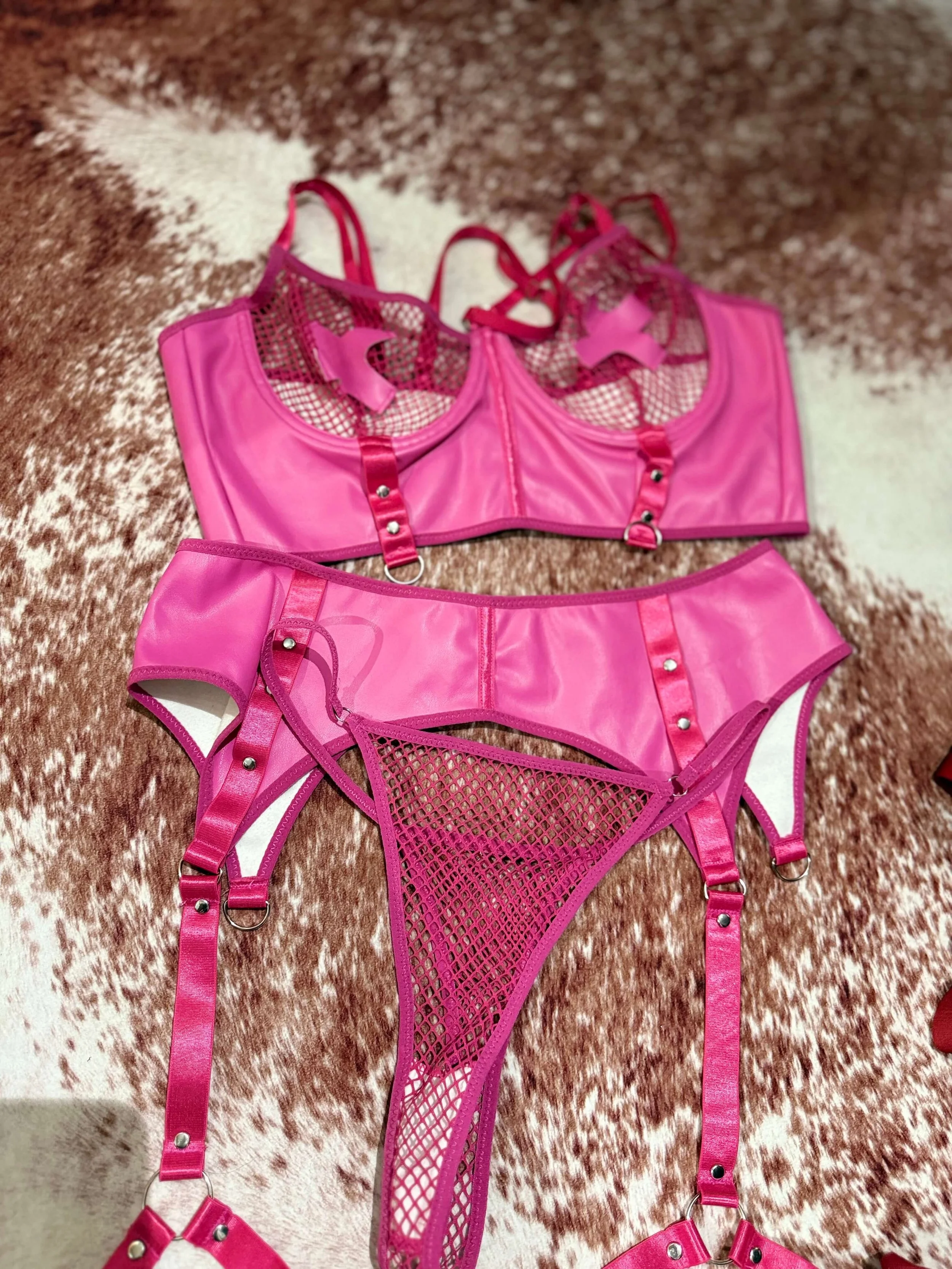 julie-boudoir-wisconsin-photographers-near-me-photographer-siren-wi-confidence-blog-blogging-diverse-plus-size-incusive-ages-shapes-size-couples-boudoir-relationship-intimate-photographer 12.jpg