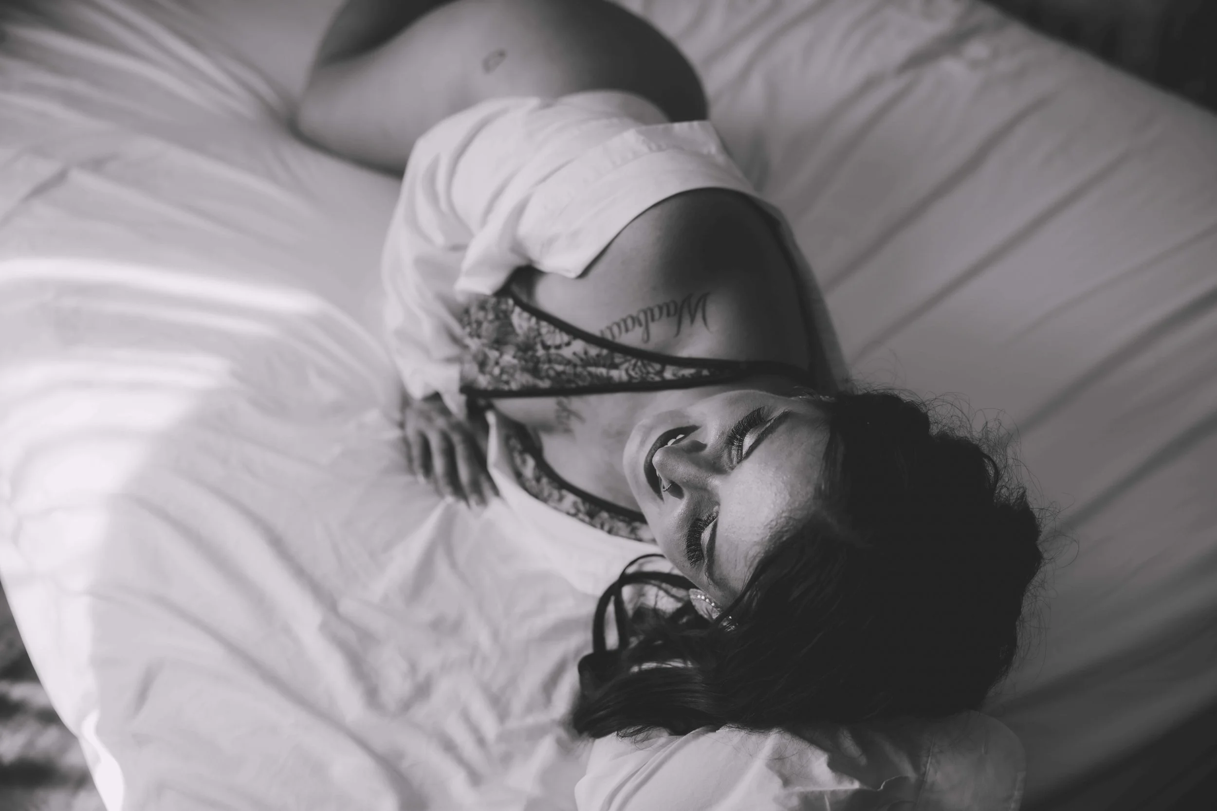 julie-boudoir-wisconsin-photographers-near-me-photographer-siren-wi-confidence-blog-blogging-diverse-plus-size-incusive-ages-shapes-size-couples-boudoir-relationship-intimate-photographer 7.jpg