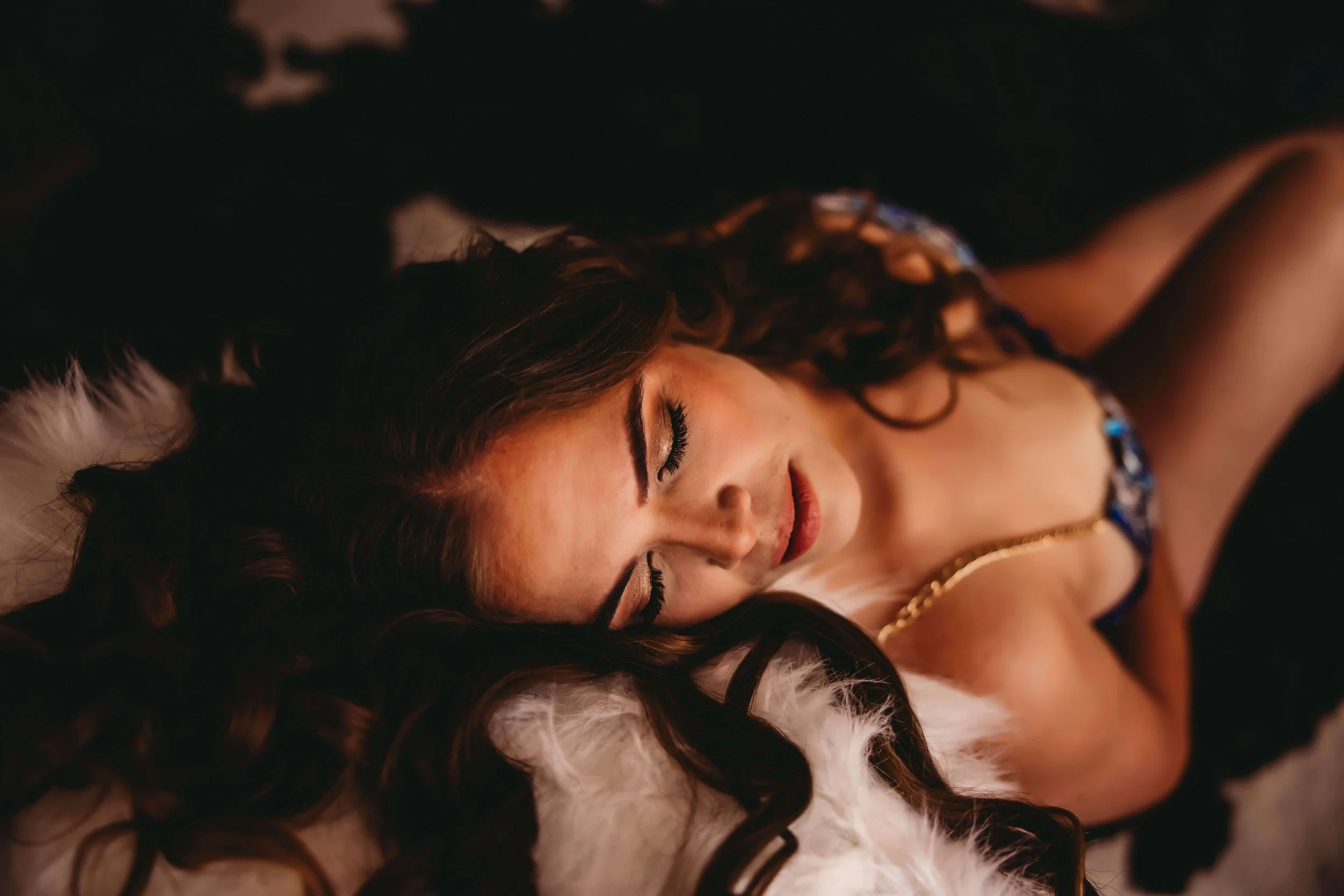 julie-boudoir-wisconsin-photographers-near-me-photographer-siren-wi-confidence-blog-blogging-diverse-plus-size-incusive-ages-shapes-size-couples-boudoir-relationship-intimate-photographer 11.jpg