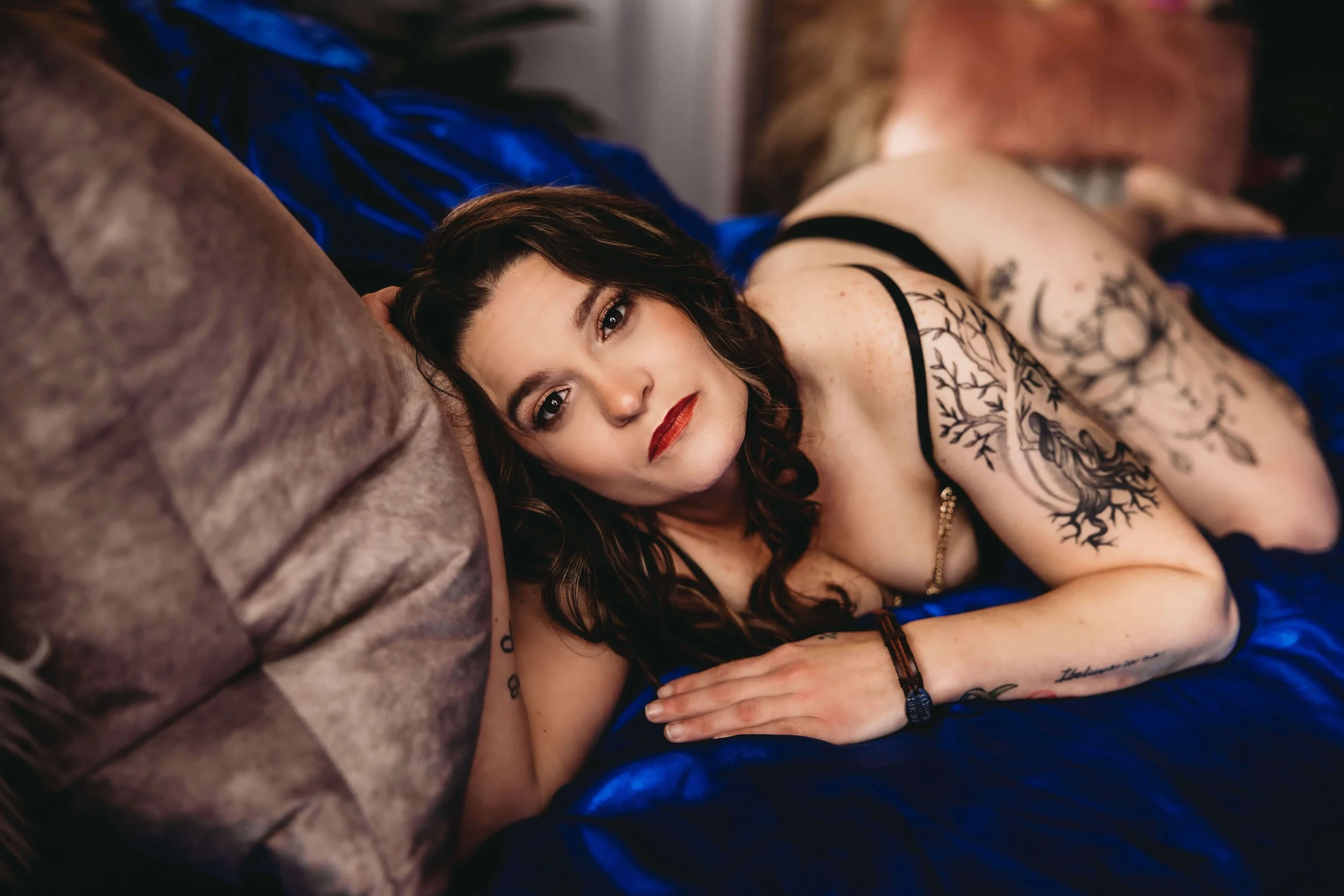 julie-boudoir-wisconsin-photographers-near-me-photographer-siren-wi-confidence-blog-blogging-diverse-plus-size-incusive-ages-shapes-size-couples-boudoir-relationship-intimate-photographer 62.jpg