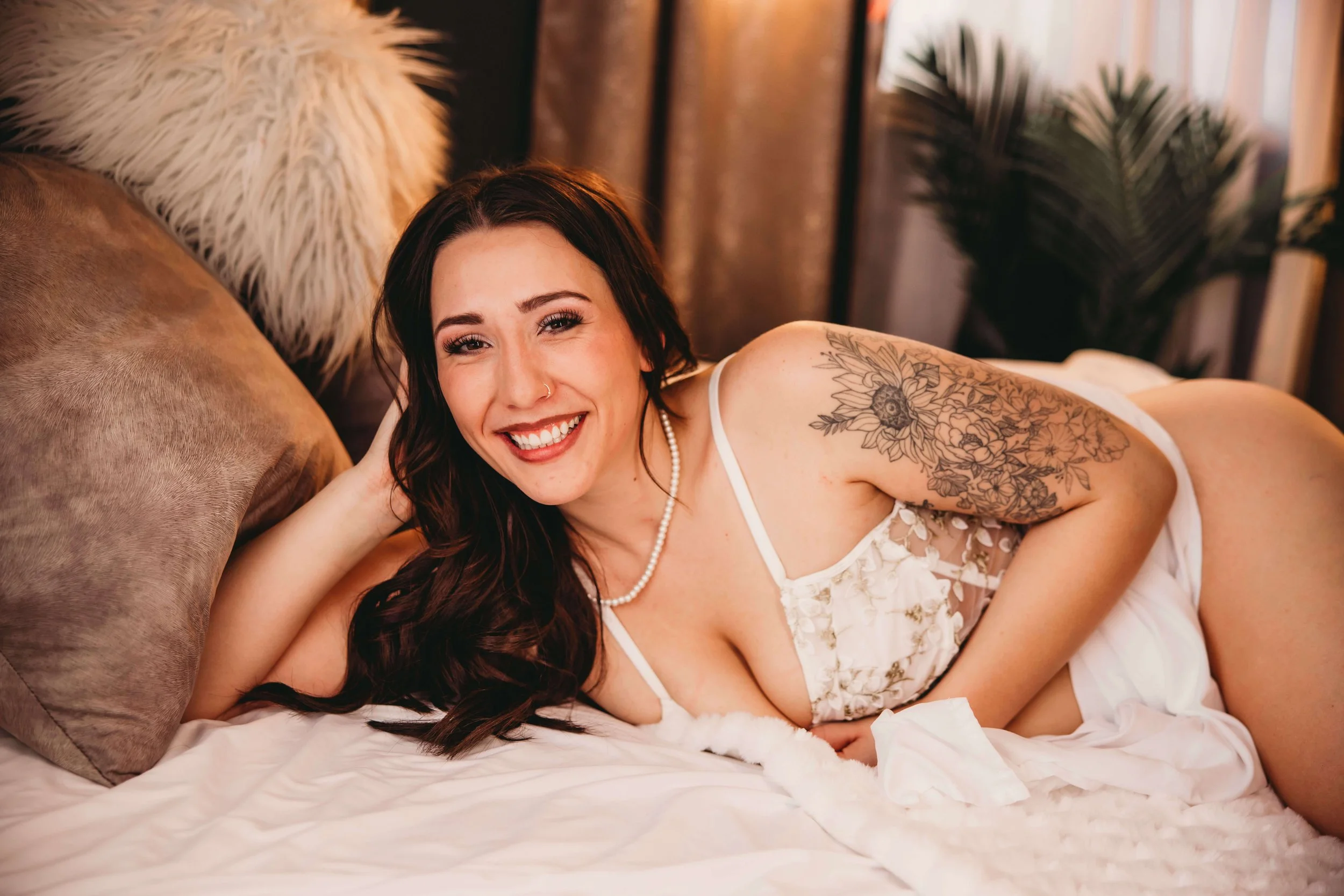 julie-boudoir-wisconsin-photographers-near-me-photographer-siren-wi-confidence-blog-blogging-diverse-plus-size-incusive-ages-shapes-size-couples-boudoir-relationship-intimate-photographer 57.jpg